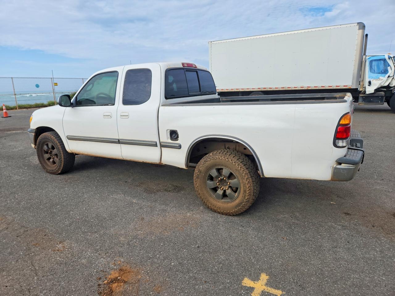 2001 Toyota Tundra Sr5 White vin: 5TBBT44121S136809