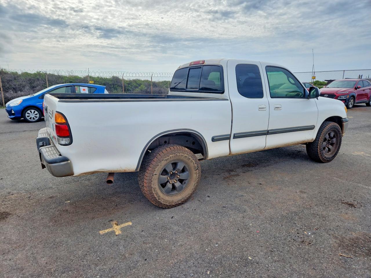 2001 Toyota Tundra Sr5 White vin: 5TBBT44121S136809