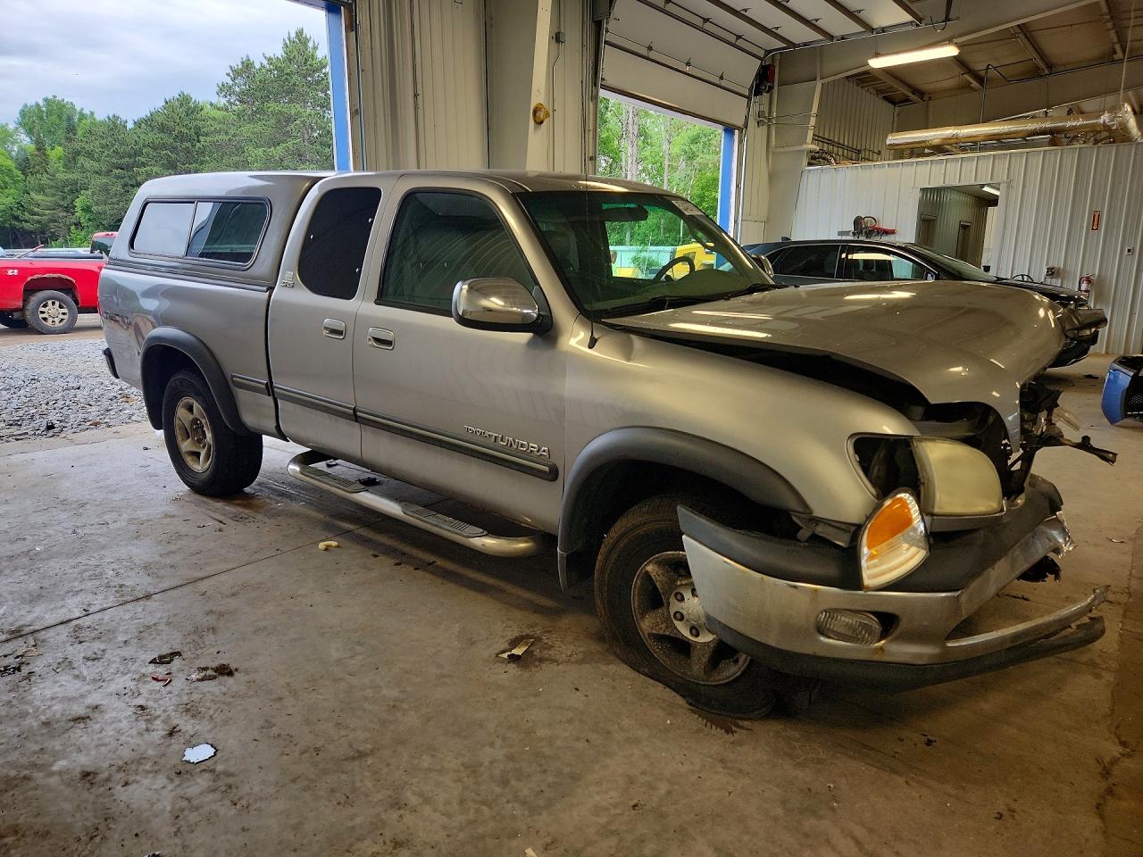 2002 Toyt Tundra Silver vin: 5TBBT44122S274531