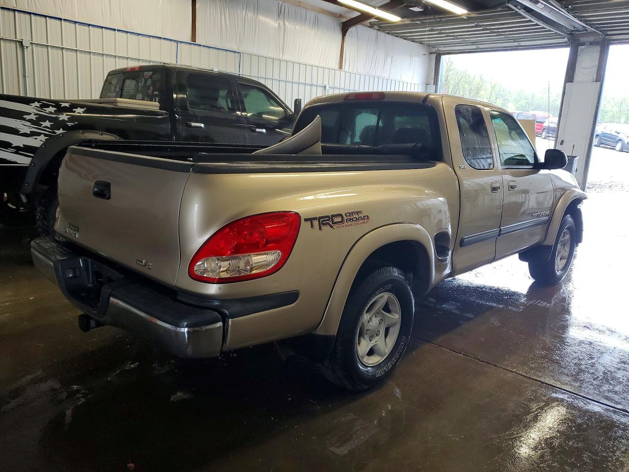 2003 Toyota Tundra Access Cab Sr5 Gold vin: 5TBBT44123S333675