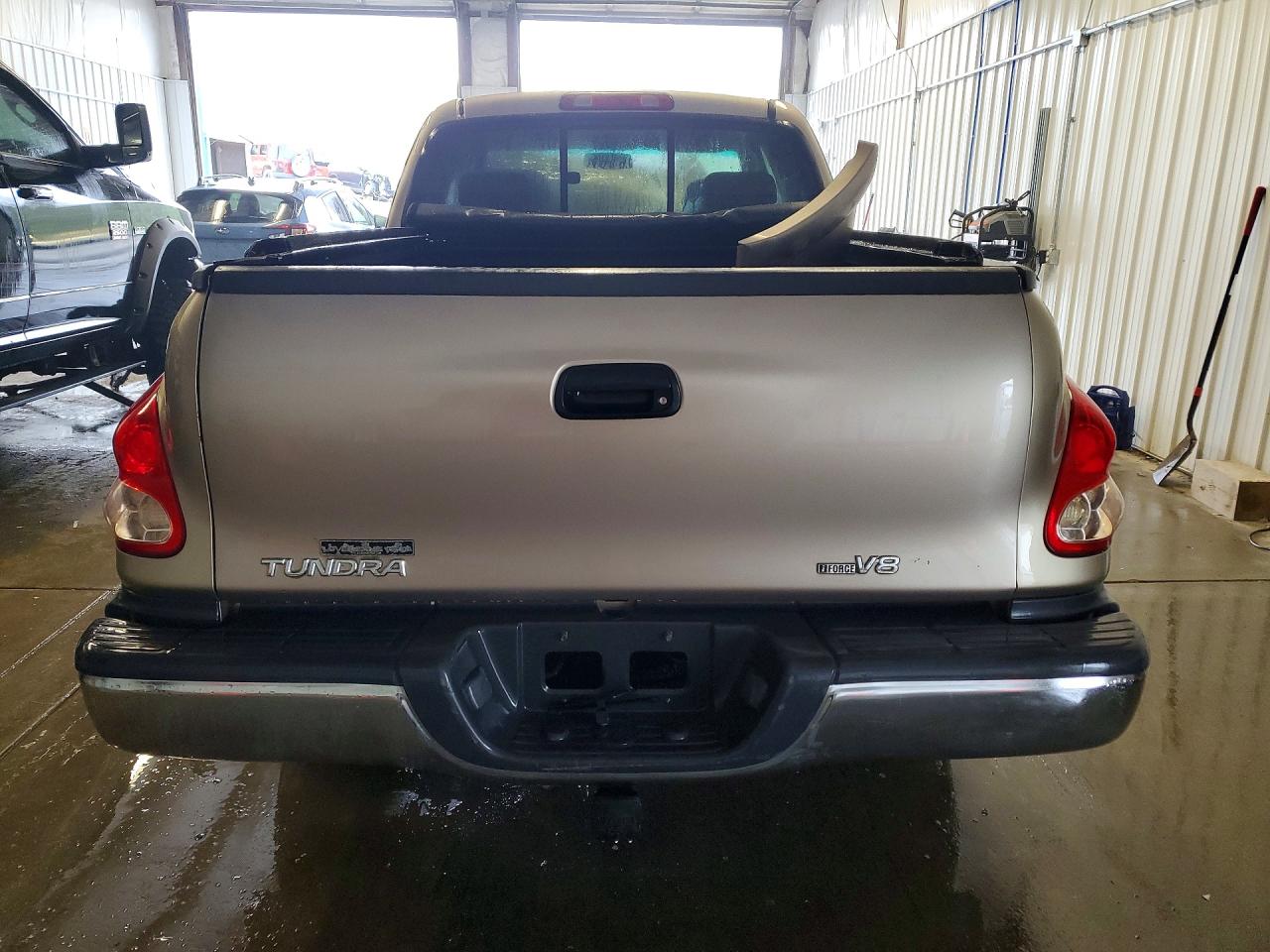 2003 Toyota Tundra Access Cab Sr5 Gold vin: 5TBBT44123S333675