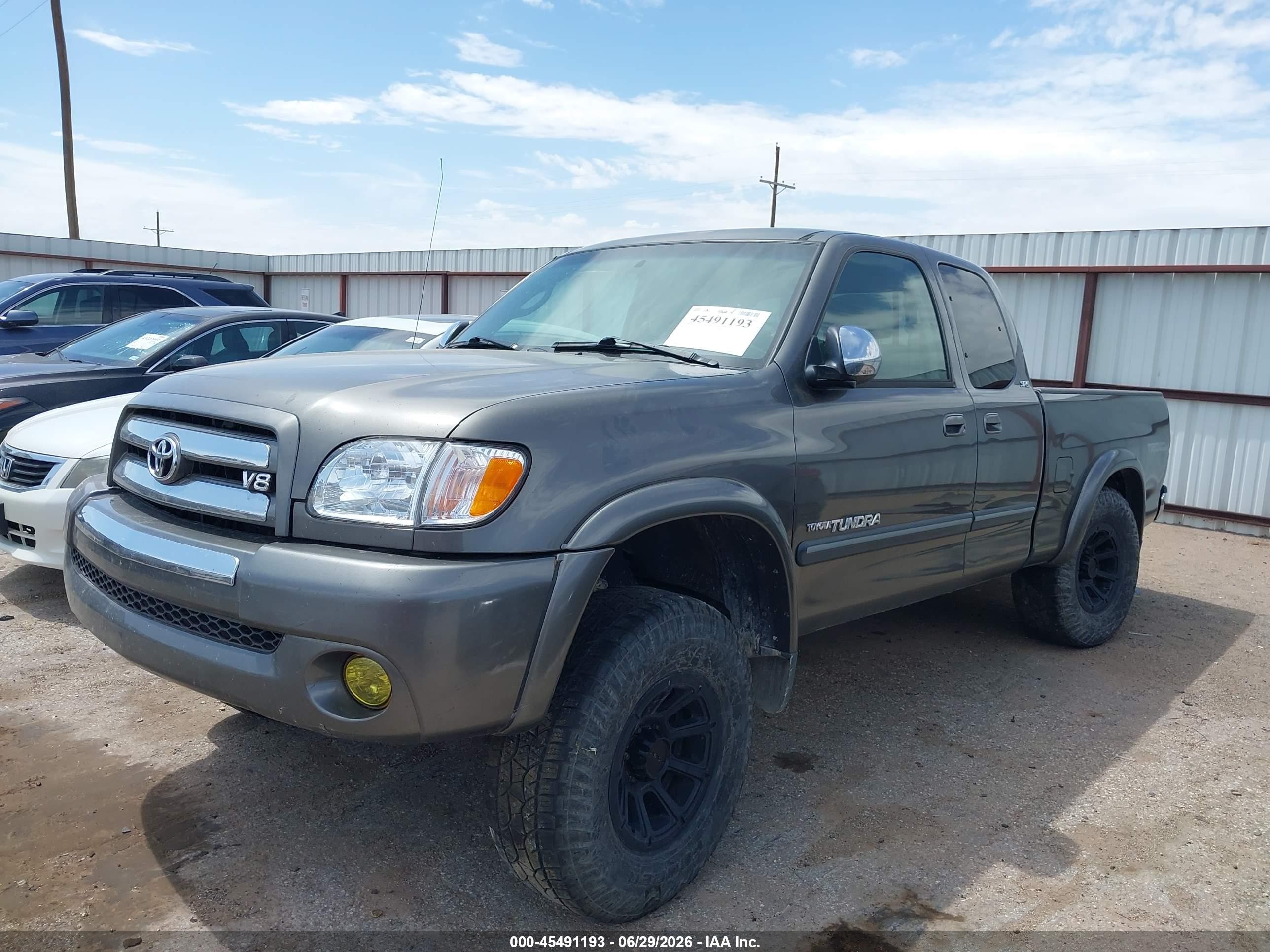 2004 Toyota Tundra Sr5 V8 Gray vin: 5TBBT44124S455292