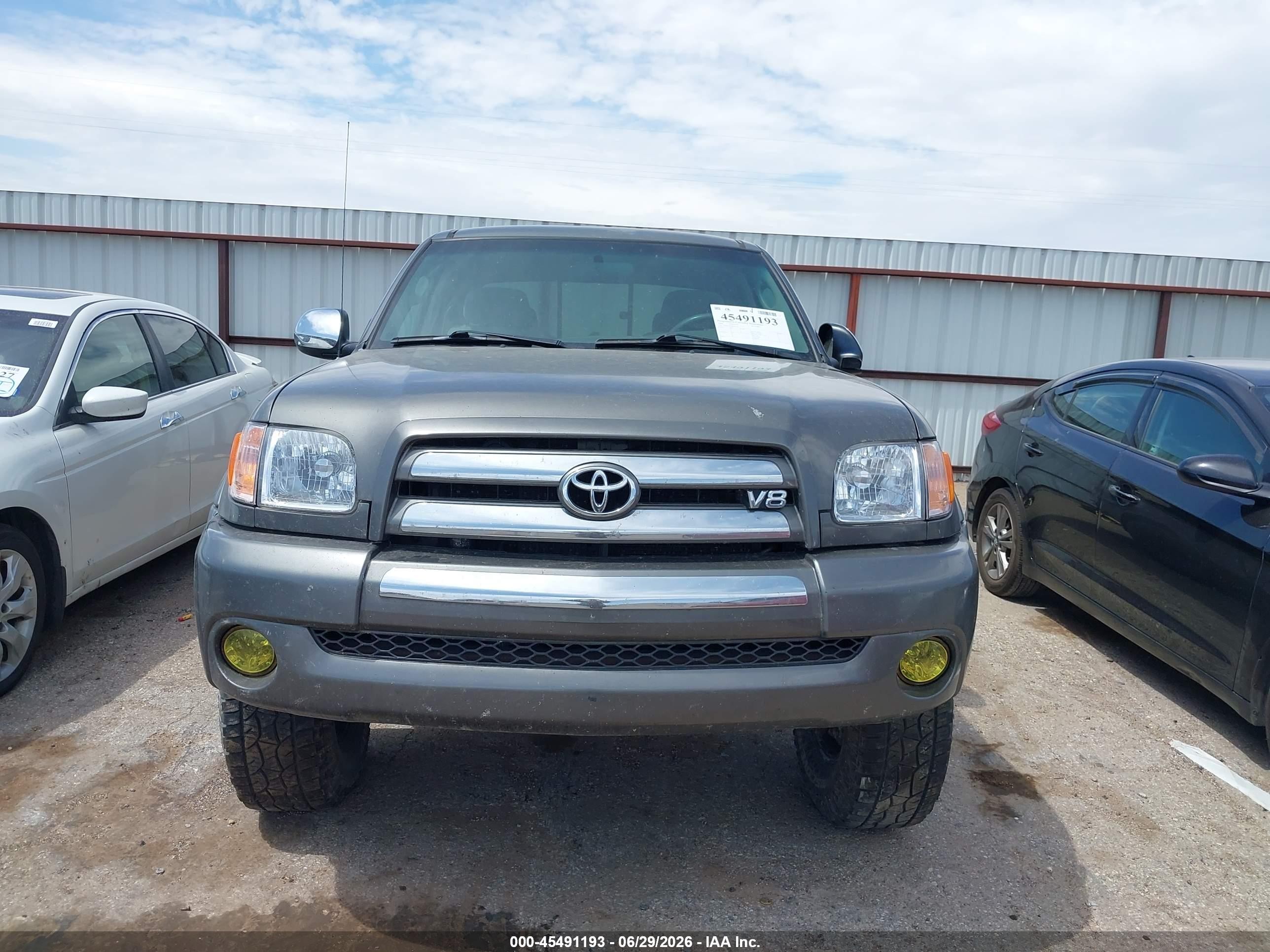 2004 Toyota Tundra Sr5 V8 Gray vin: 5TBBT44124S455292