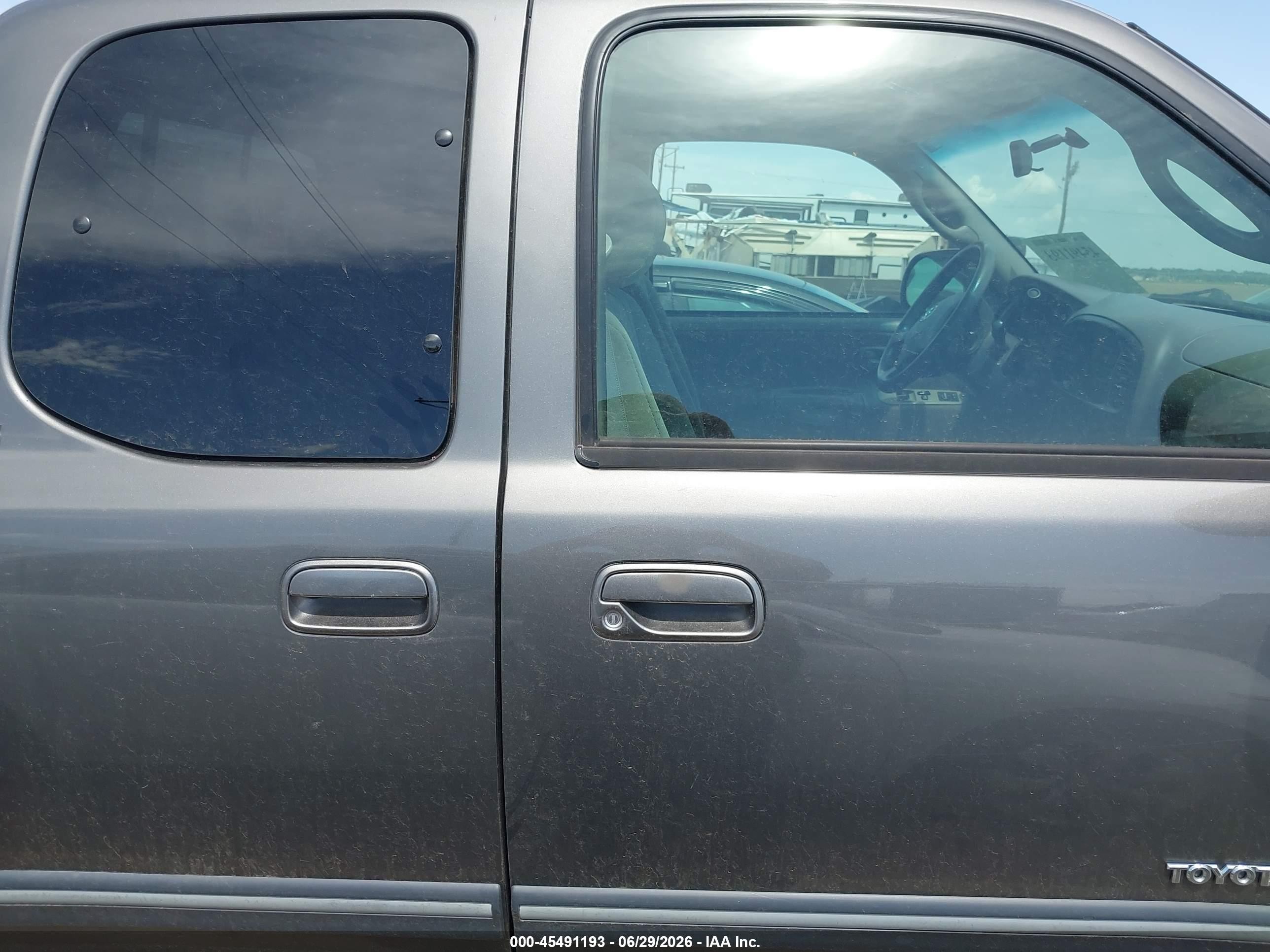 2004 Toyota Tundra Sr5 V8 Gray vin: 5TBBT44124S455292