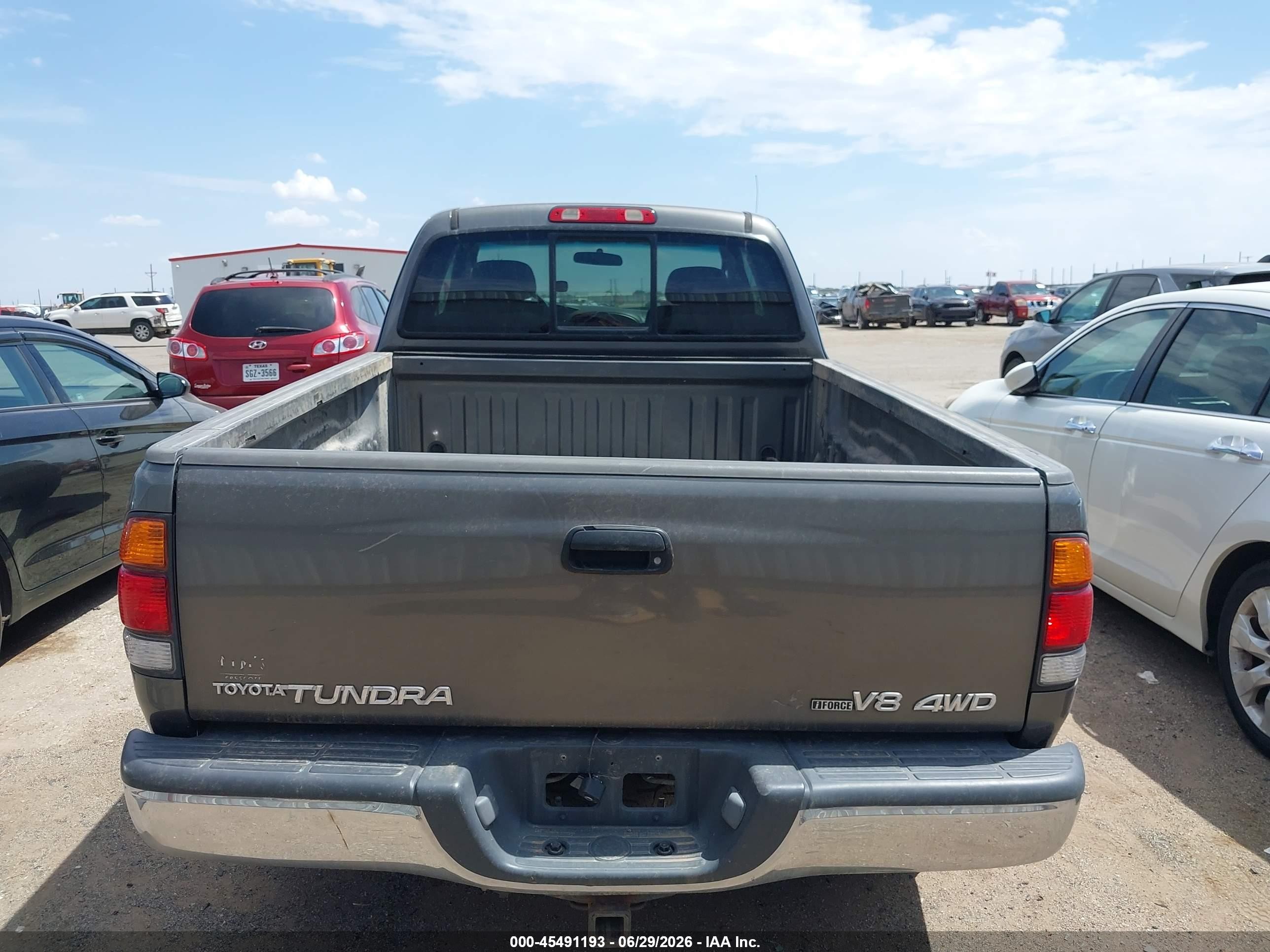 2004 Toyota Tundra Sr5 V8 Gray vin: 5TBBT44124S455292