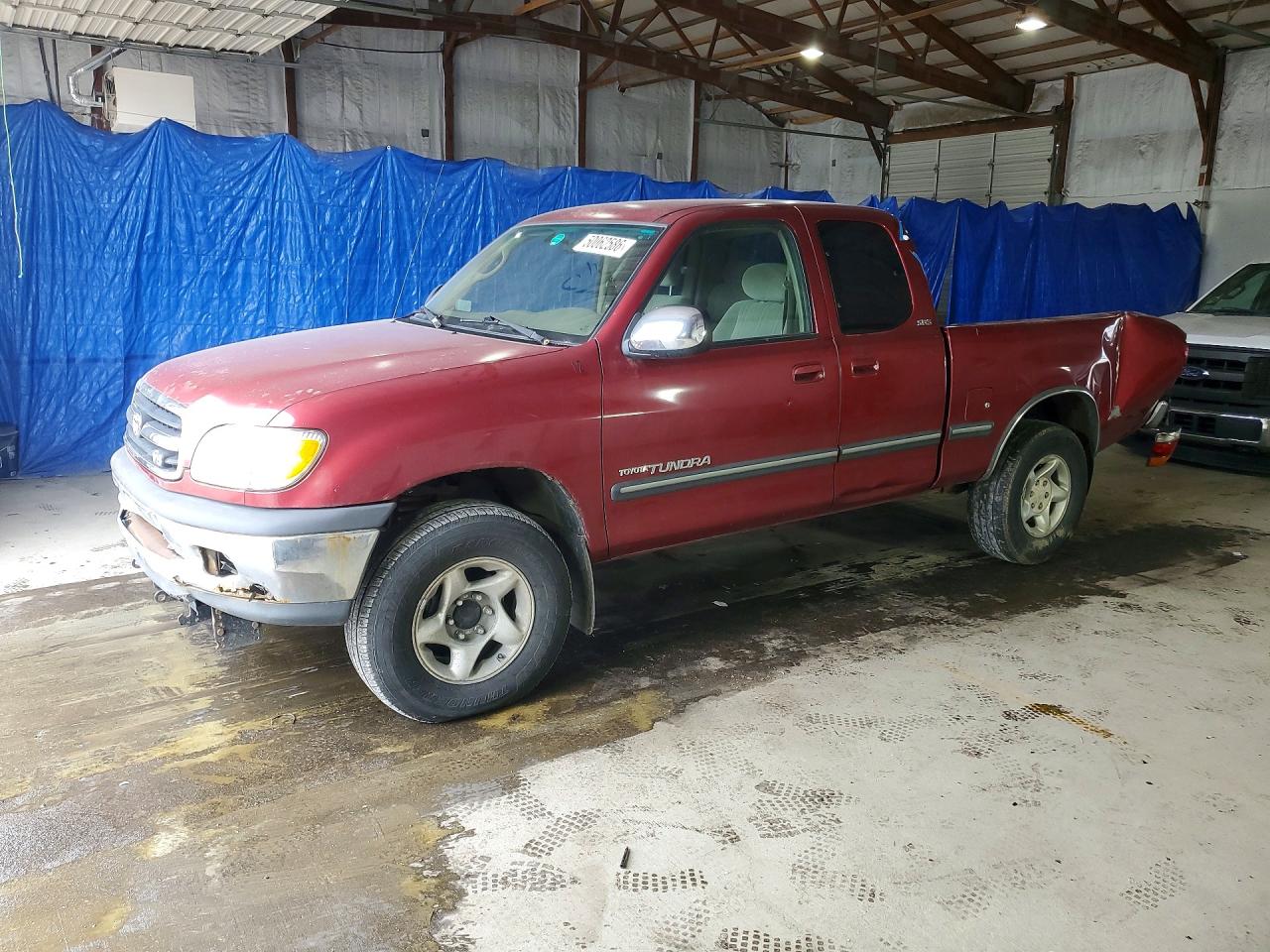 2000 Toyota Tundra Sr5 Red vin: 5TBBT4412YS033044