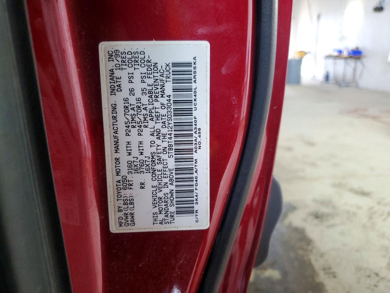 2000 Toyota Tundra Sr5 Red vin: 5TBBT4412YS033044