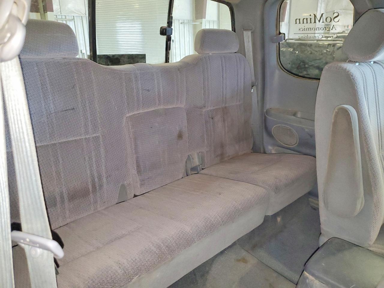 2000 Toyota Tundra Silver vin: 5TBBT4412YS057103