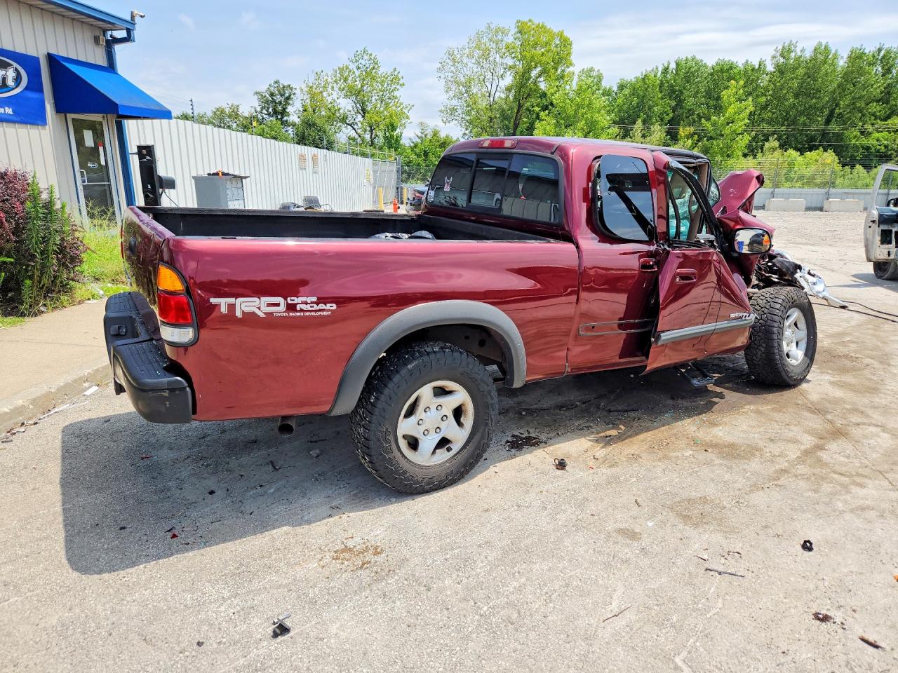 2003 Toyota Tundra Sr5 Burgundy vin: 5TBBT44133S379662