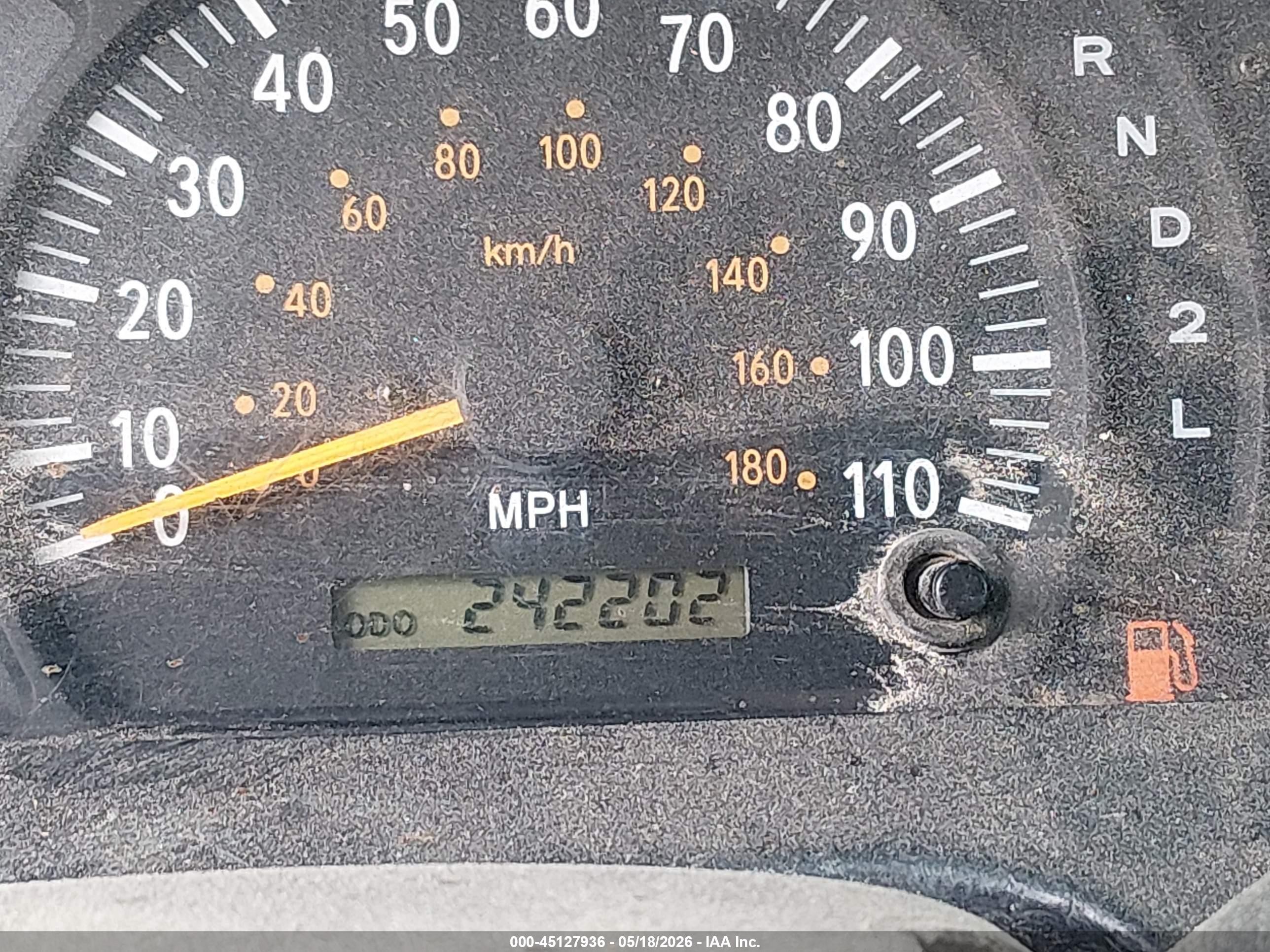 2004 Toyota Tundra Sr5 V8 Серый vin: 5TBBT44134S449629