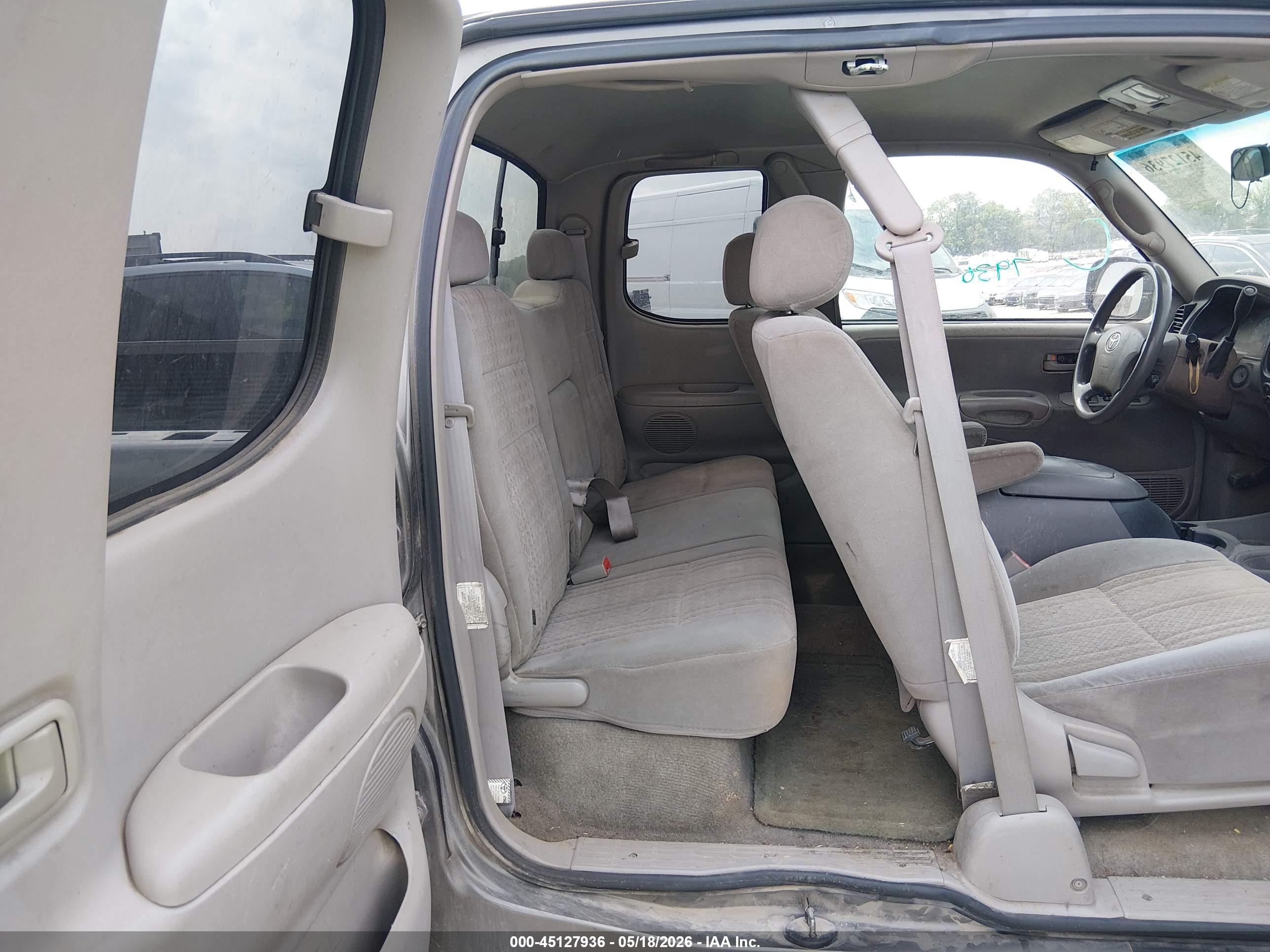 2004 Toyota Tundra Sr5 V8 Серый vin: 5TBBT44134S449629