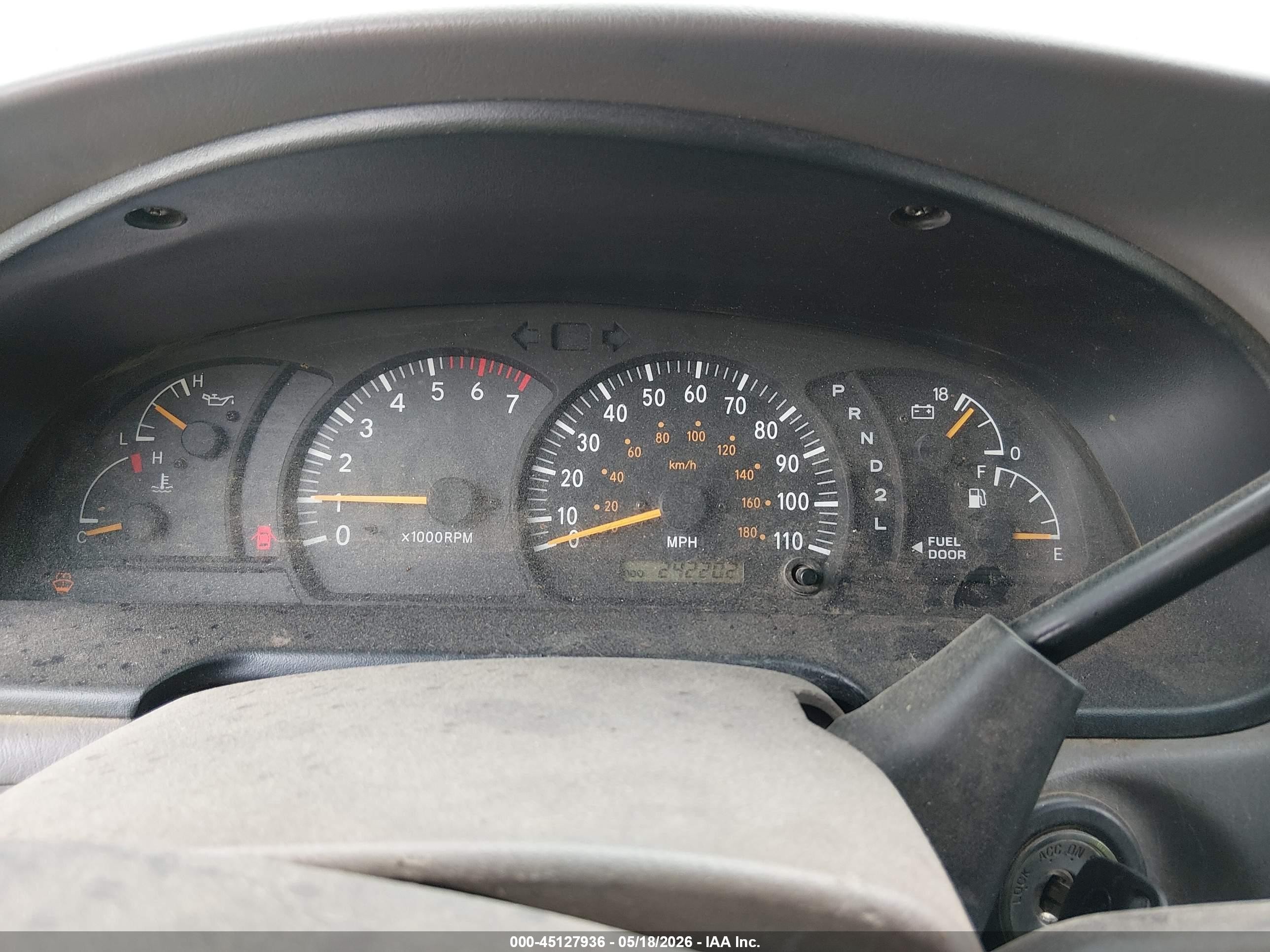 2004 Toyota Tundra Sr5 V8 Серый vin: 5TBBT44134S449629