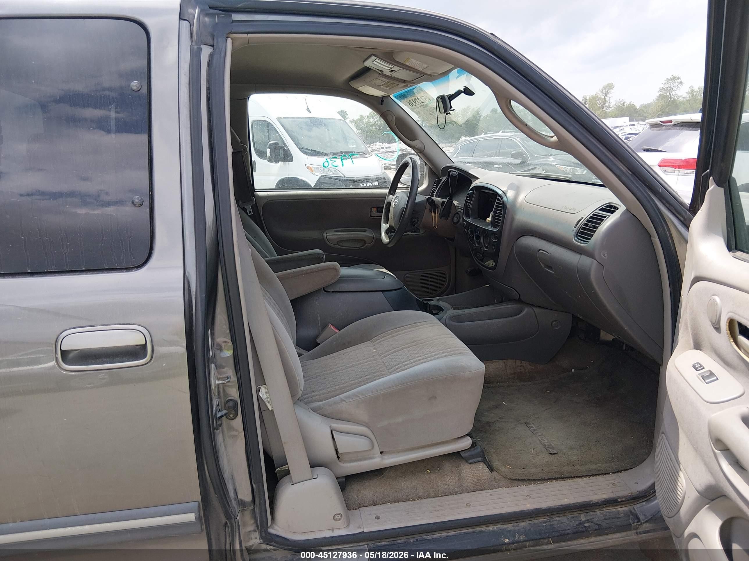 2004 Toyota Tundra Sr5 V8 Серый vin: 5TBBT44134S449629