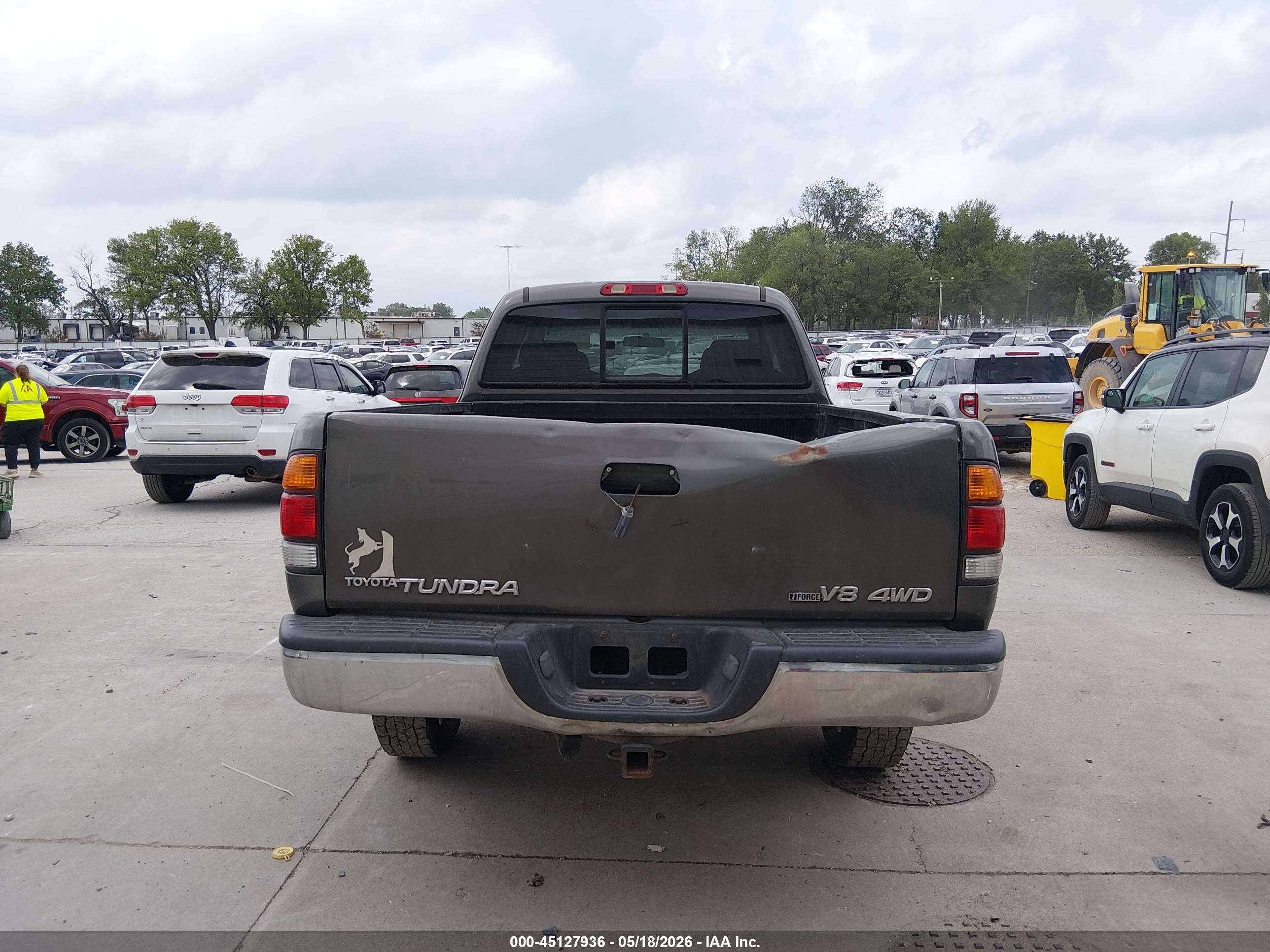 2004 Toyota Tundra Sr5 V8 Серый vin: 5TBBT44134S449629