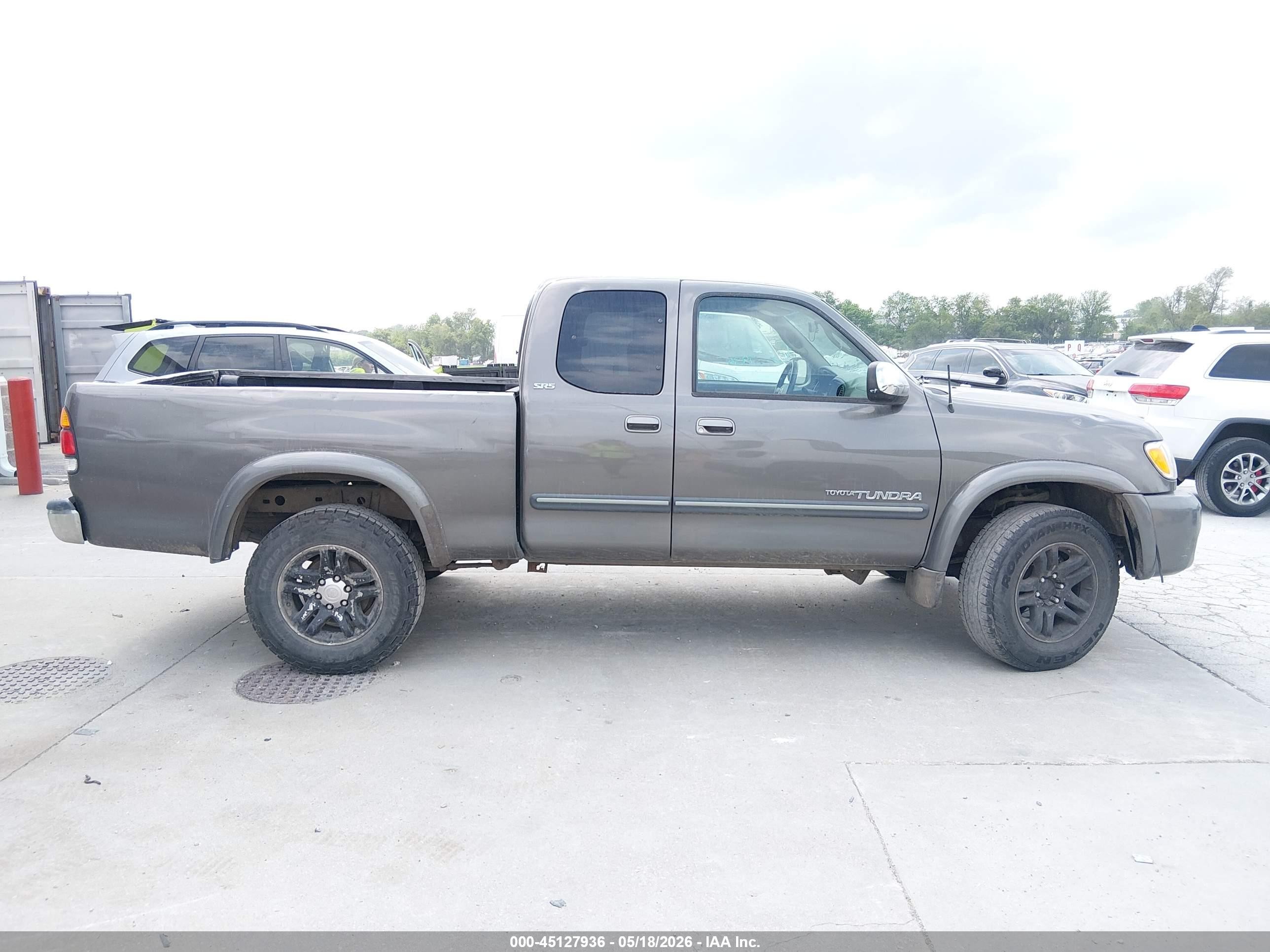 2004 Toyota Tundra Sr5 V8 Серый vin: 5TBBT44134S449629