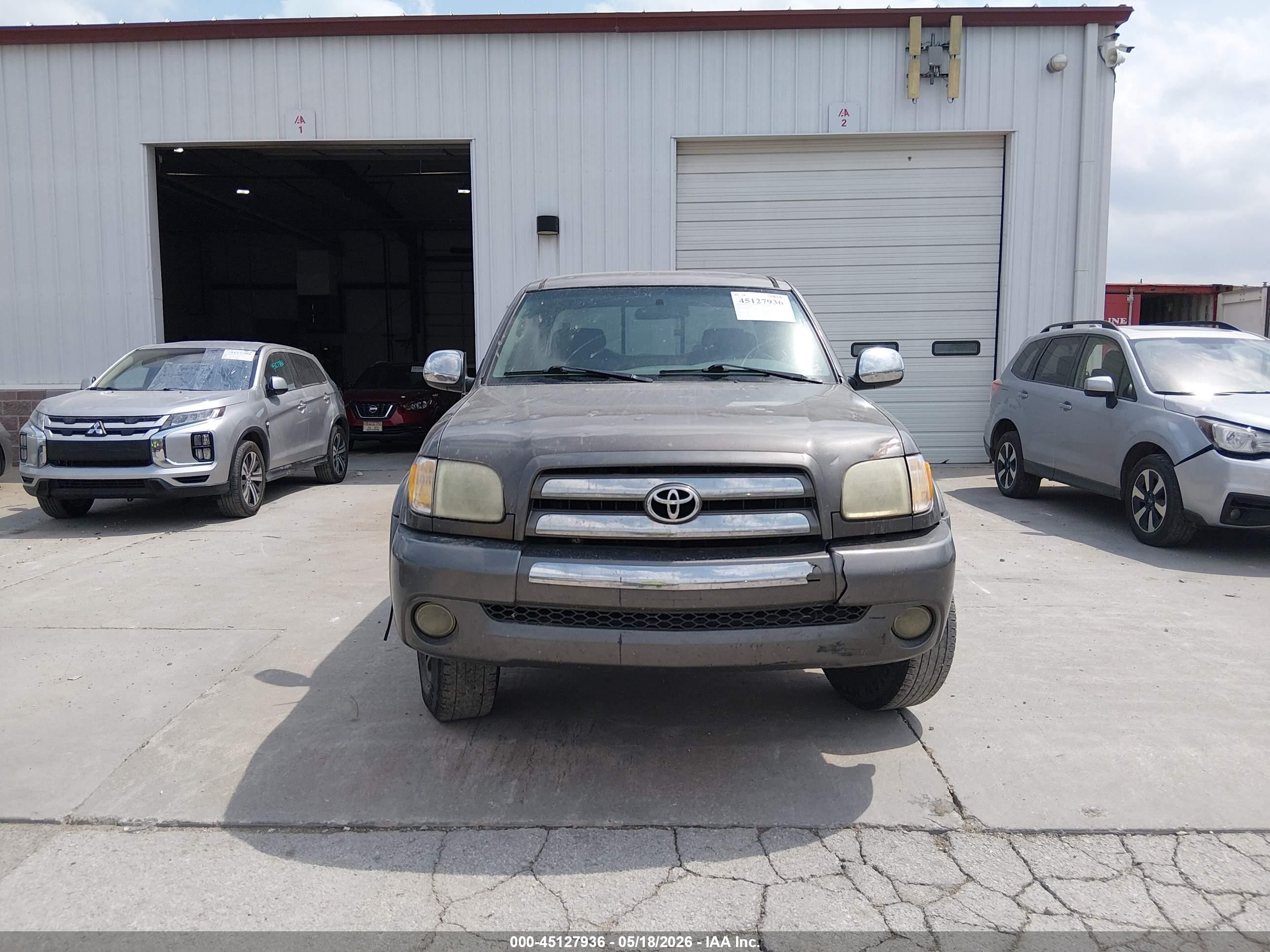 2004 Toyota Tundra Sr5 V8 Серый vin: 5TBBT44134S449629