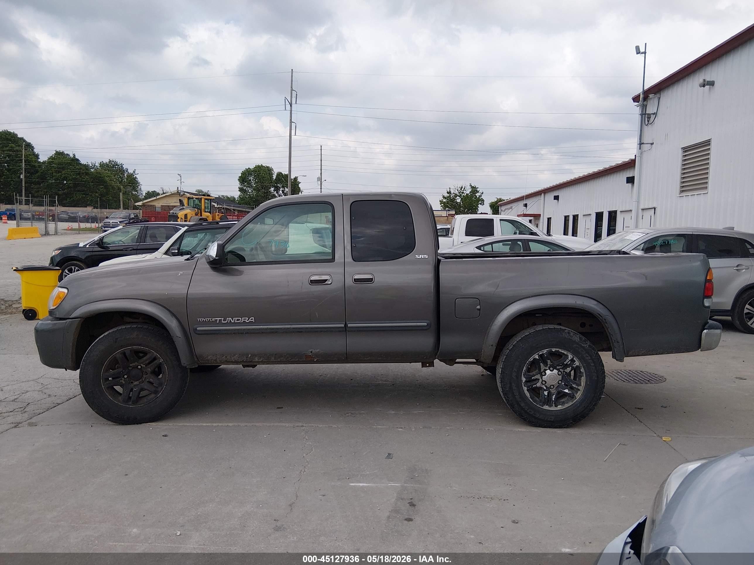 2004 Toyota Tundra Sr5 V8 Серый vin: 5TBBT44134S449629