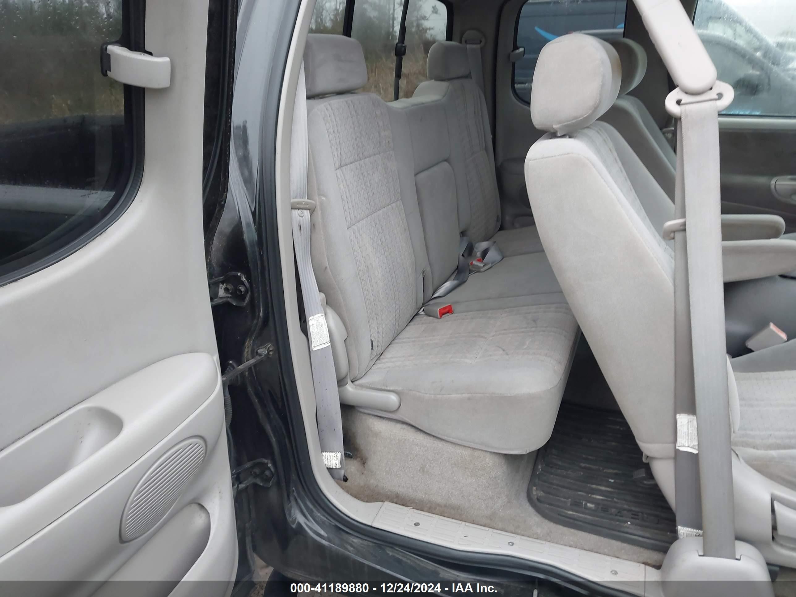 Price & History 2004 Toyota Tundra Sr5 V8 4.7l V-8 Dohc, 240hp vin