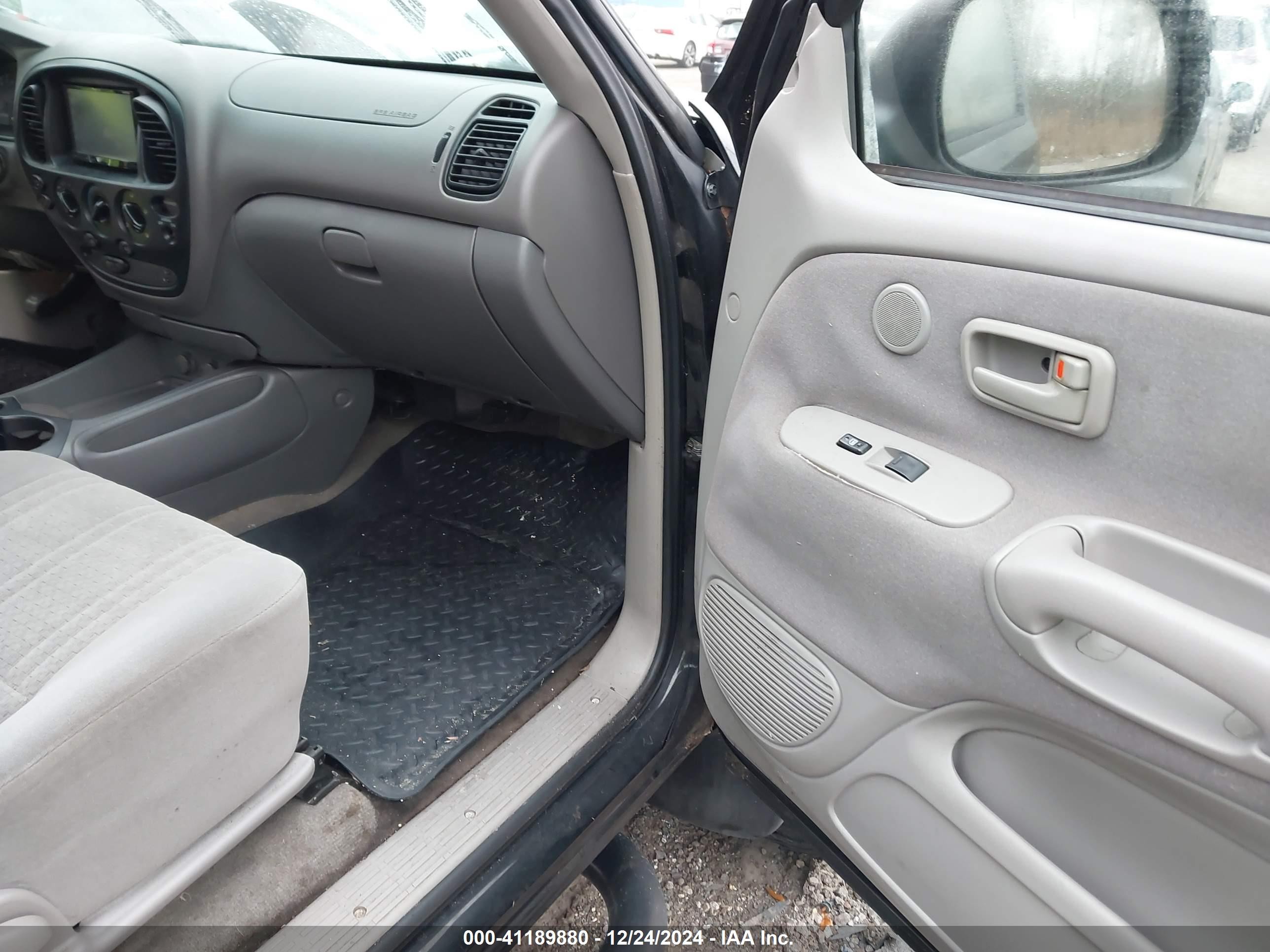Price & History 2004 Toyota Tundra Sr5 V8 4.7l V-8 Dohc, 240hp vin