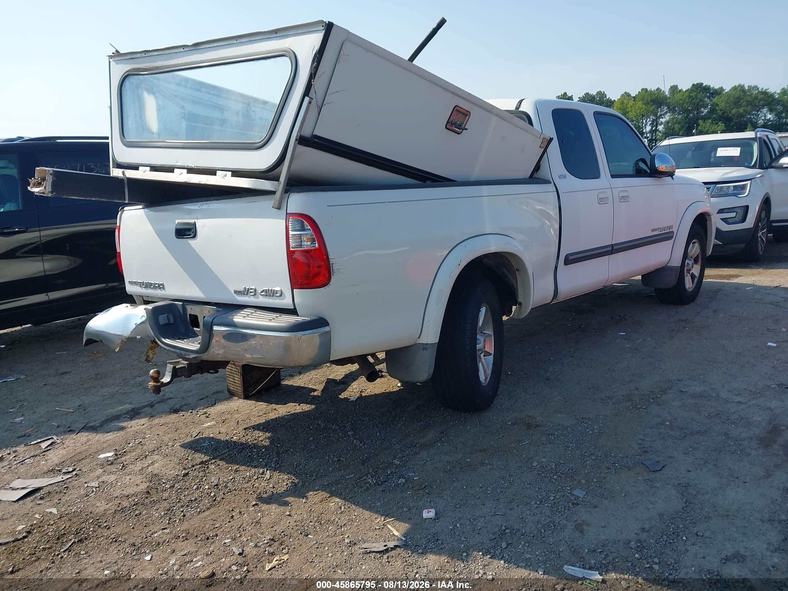 2005 Toyota Tundra Sr5 V8 White vin: 5TBBT44135S469977