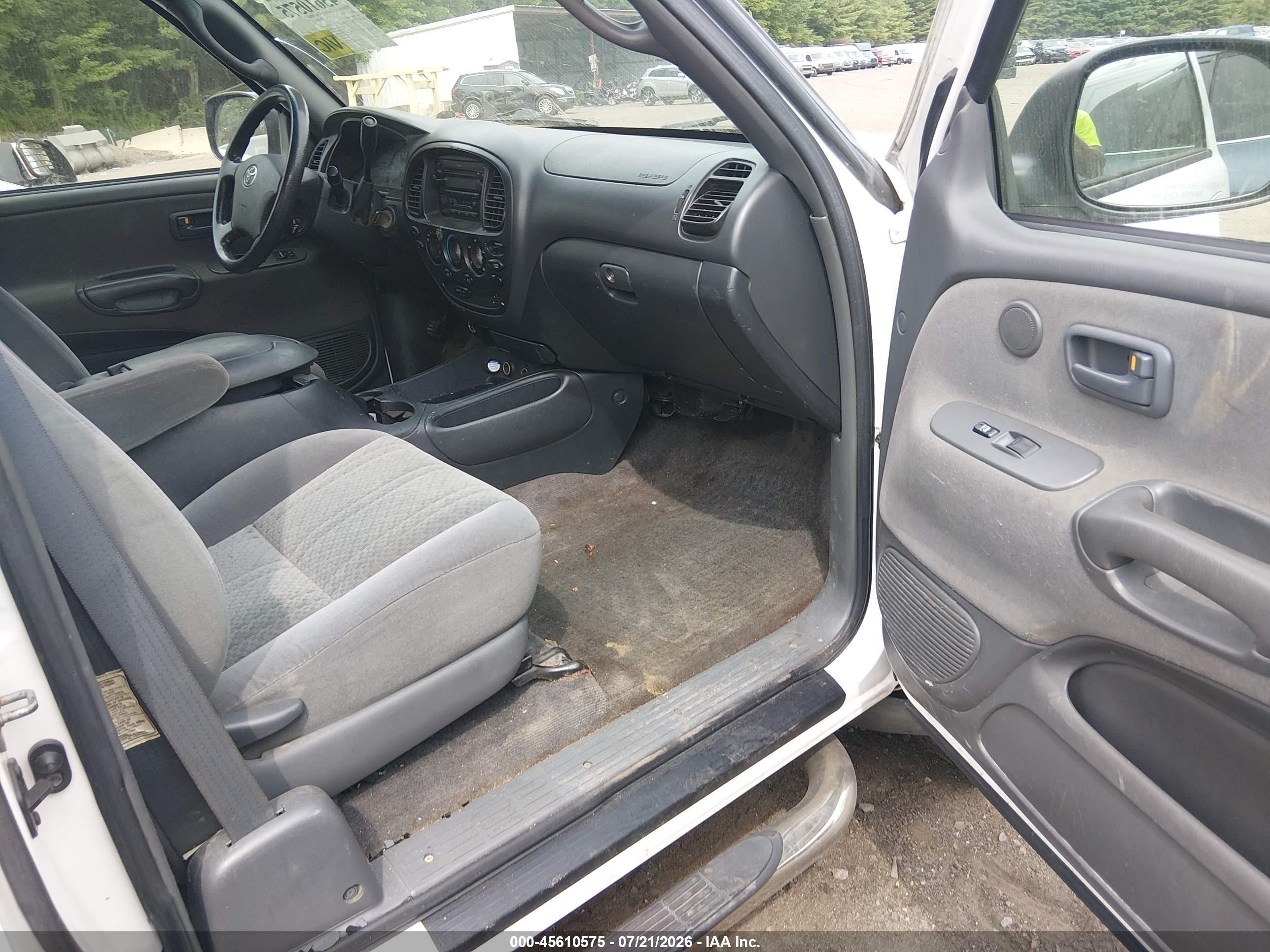 2006 Toyota Tundra Sr5 V8 White vin: 5TBBT44136S473979