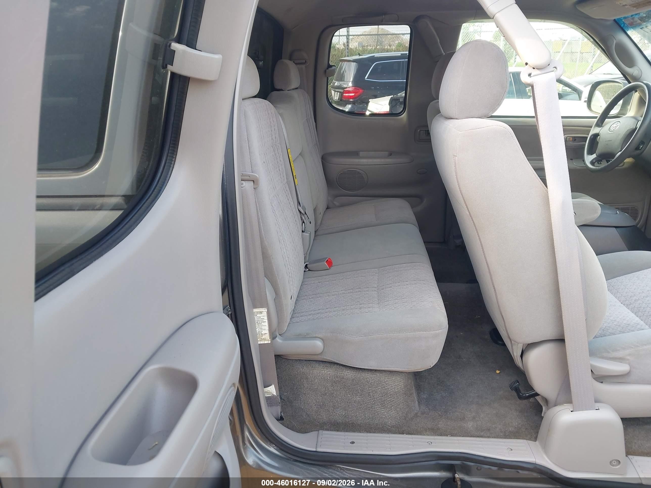 2006 Toyota Tundra Sr5 V8 Серый vin: 5TBBT44136S477465