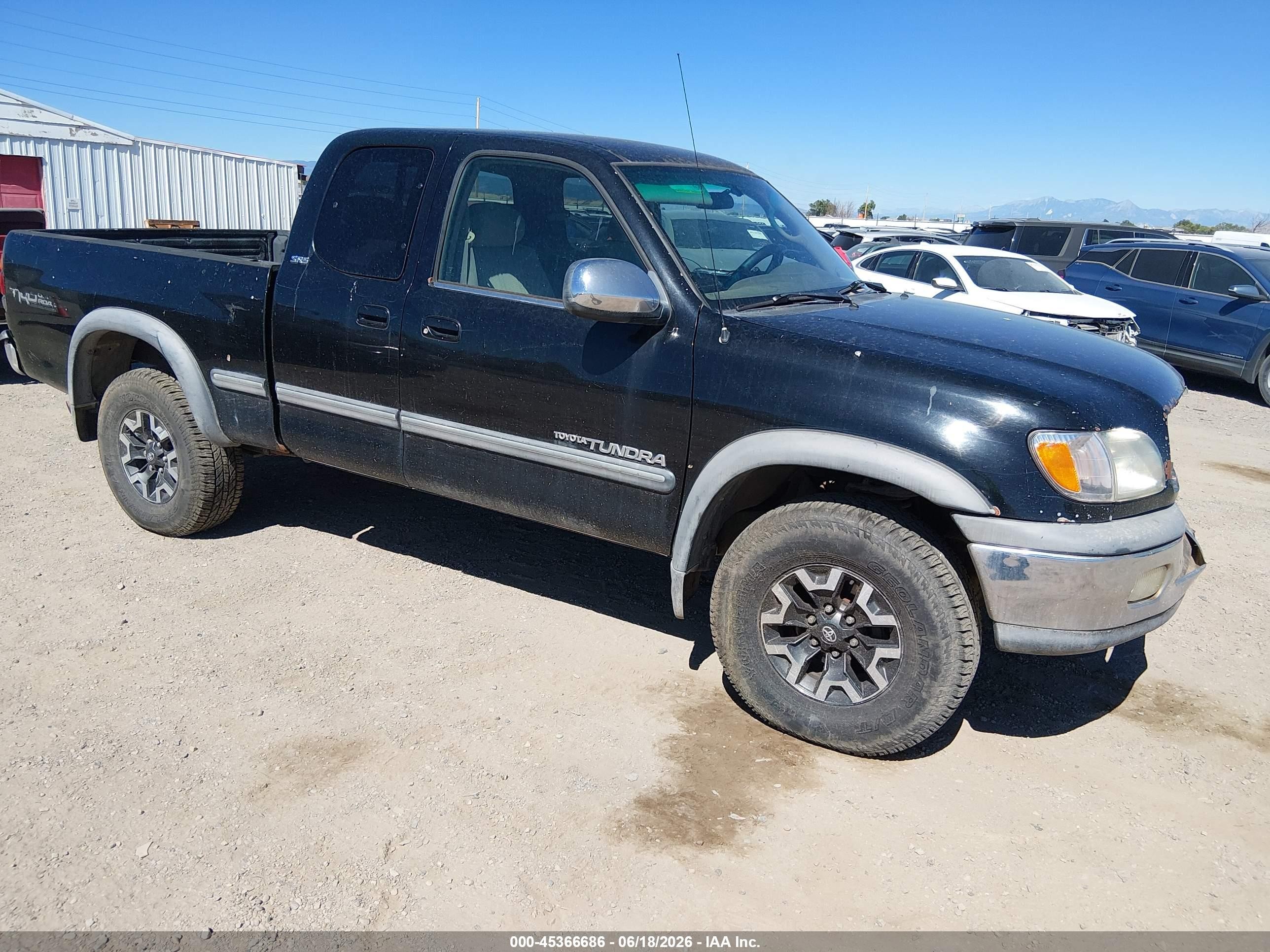 2000 Toyota Tundra Sr5 V8 Black vin: 5TBBT4413YS018388