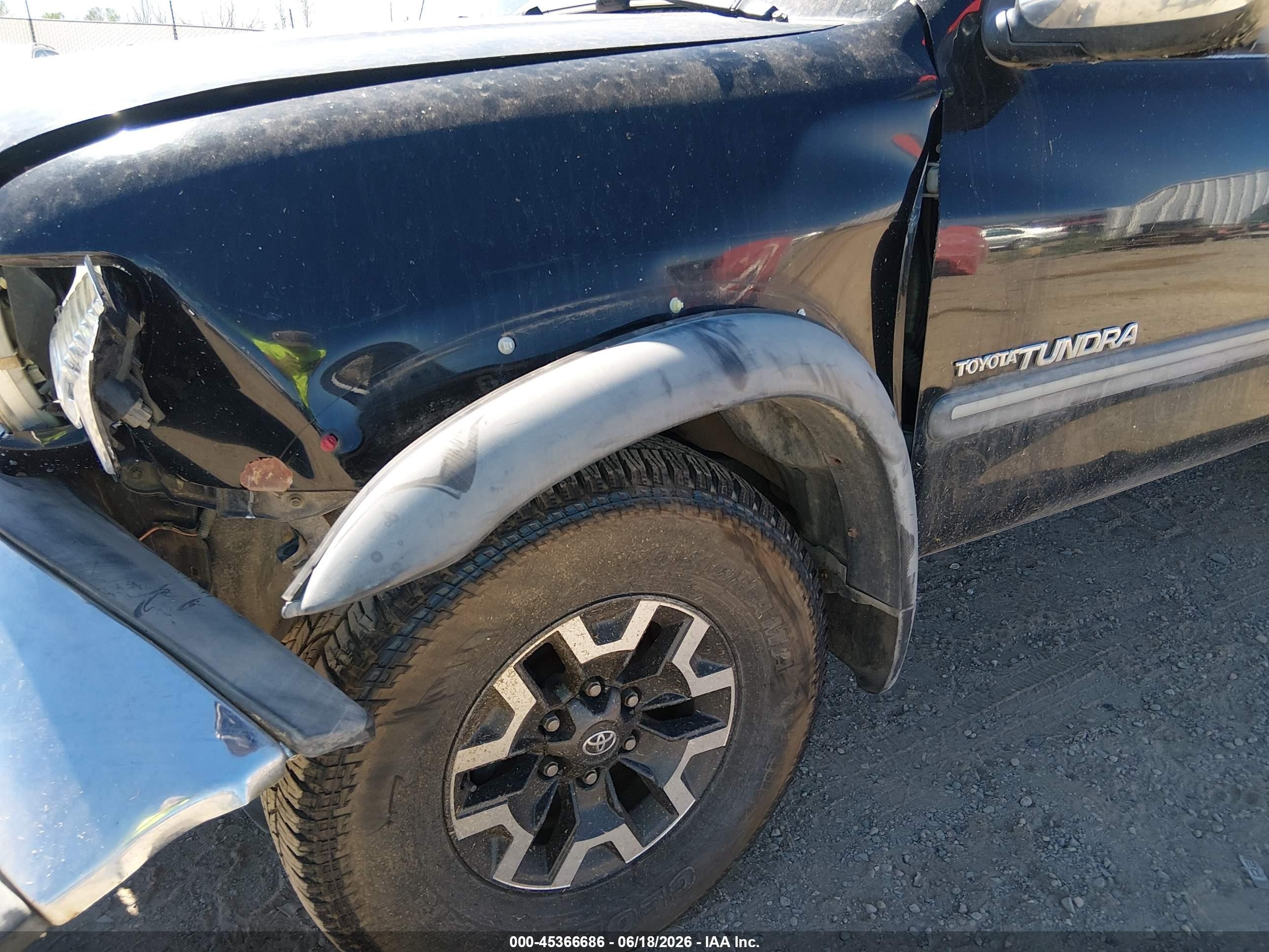 2000 Toyota Tundra Sr5 V8 Black vin: 5TBBT4413YS018388
