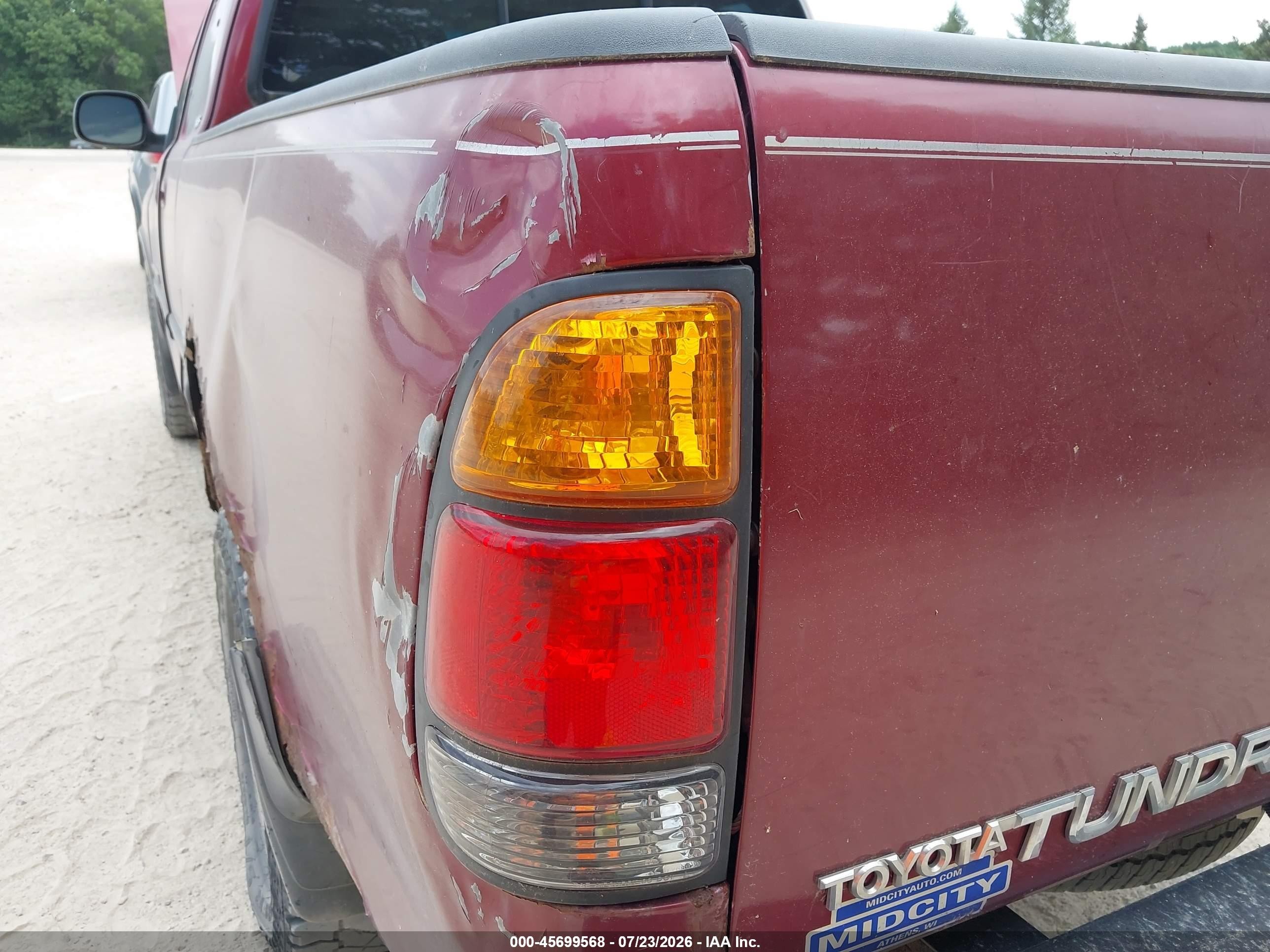 2002 Toyota Tundra Sr5 V8 Red vin: 5TBBT44142S220485