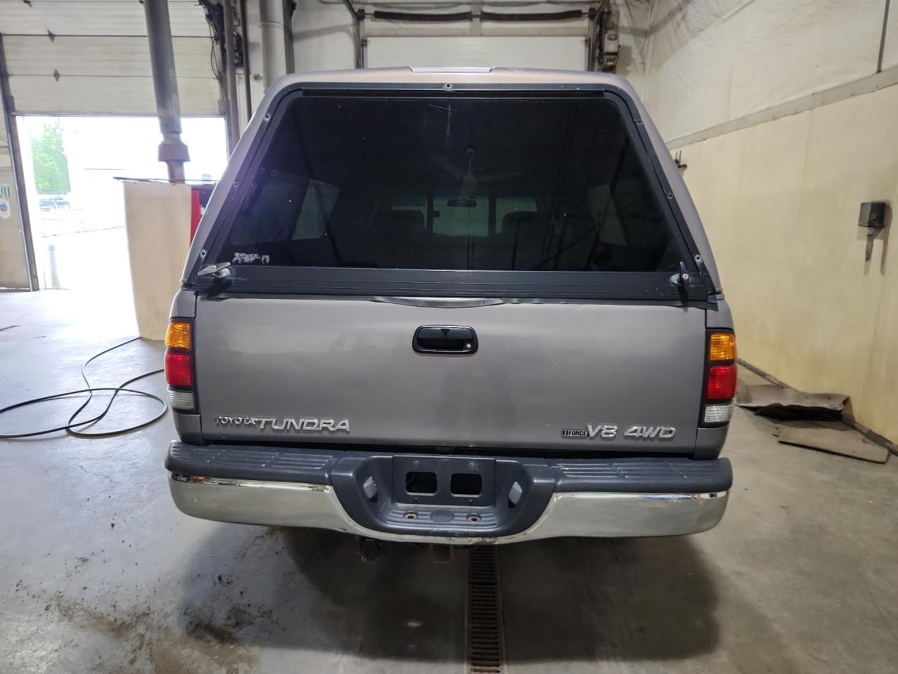 2002 Toyota Tundra Sr5 V8 Gray vin: 5TBBT44142S321381 Damage: Rear Metal Bumper Chrome, Multiple Dents/No Paint Damage, 4