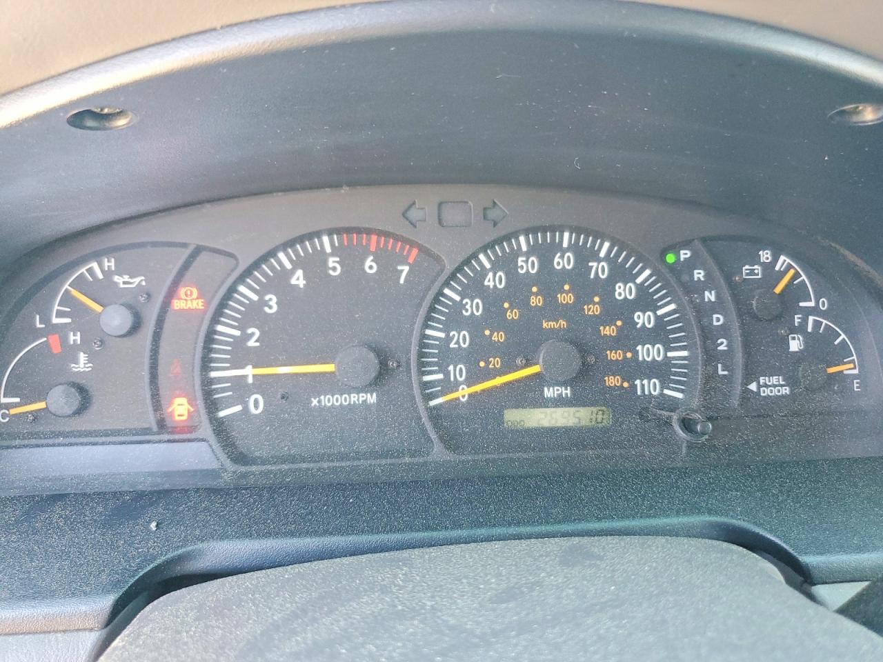 2002 Toyota Tundra Sr5 V8 Green vin: 5TBBT44142S324667