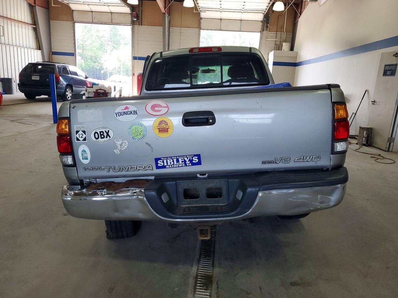 2003 Toyota Tundra Access Cab Sr5 Серебряный vin: 5TBBT44143S373353