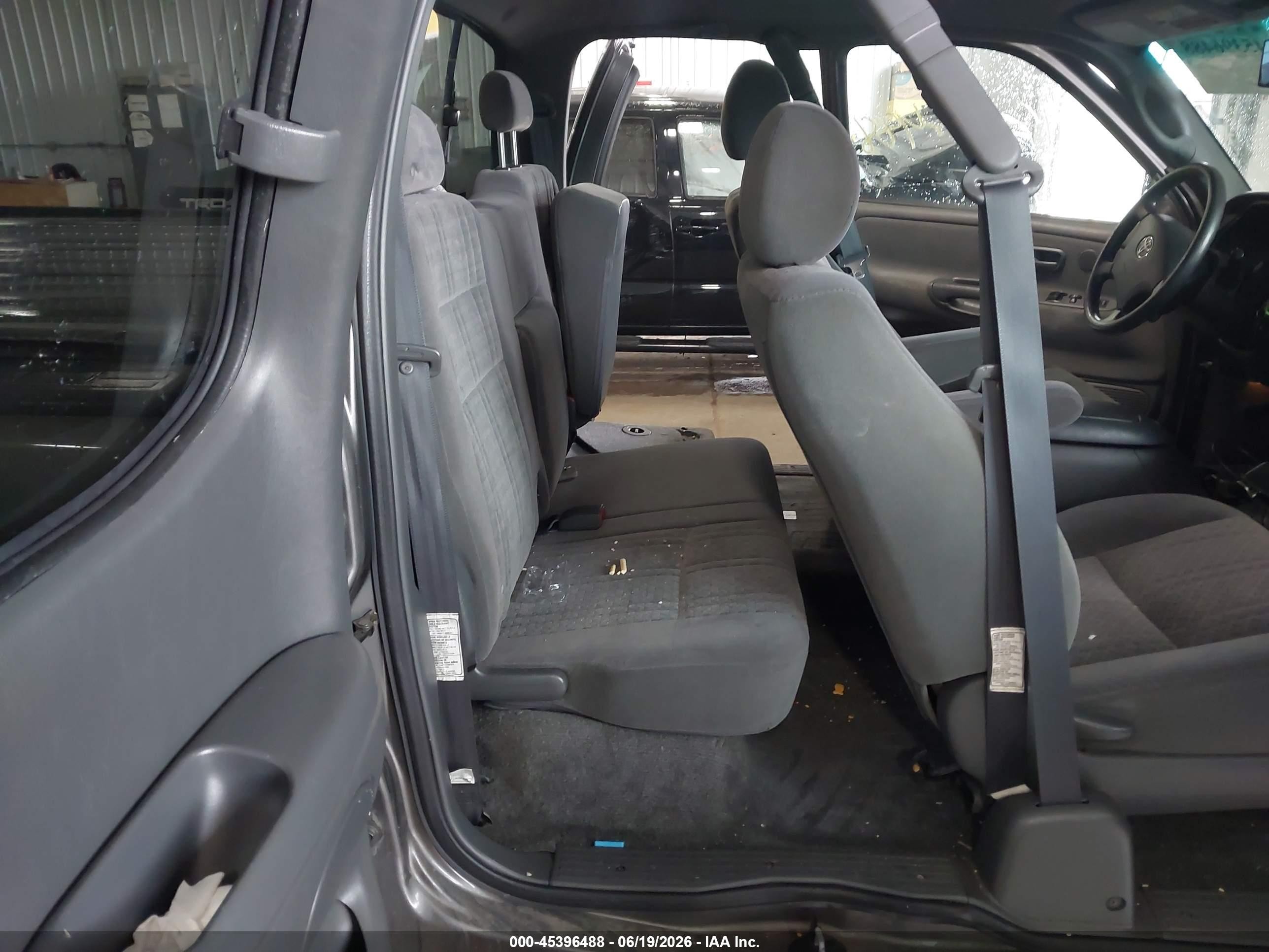 2006 Toyota Tundra Sr5 V8 Gray vin: 5TBBT44146S480018