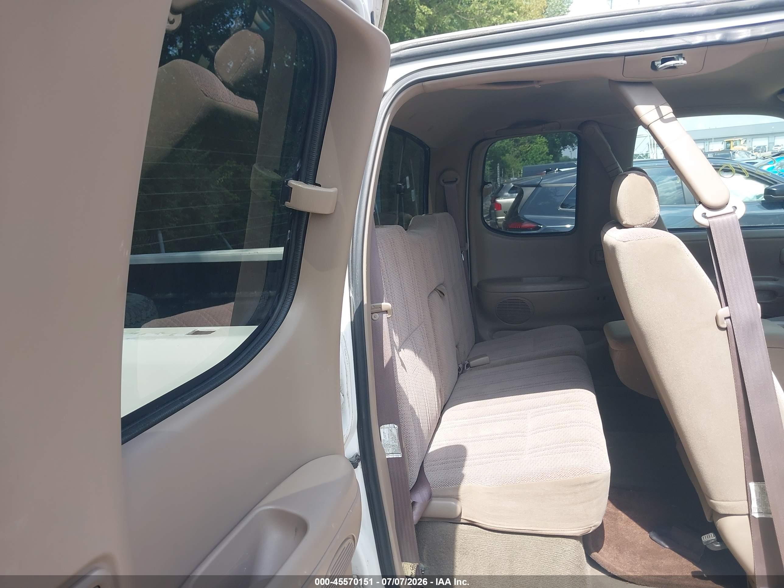 2000 Toyota Tundra Sr5 V8 White vin: 5TBBT4414YS014964