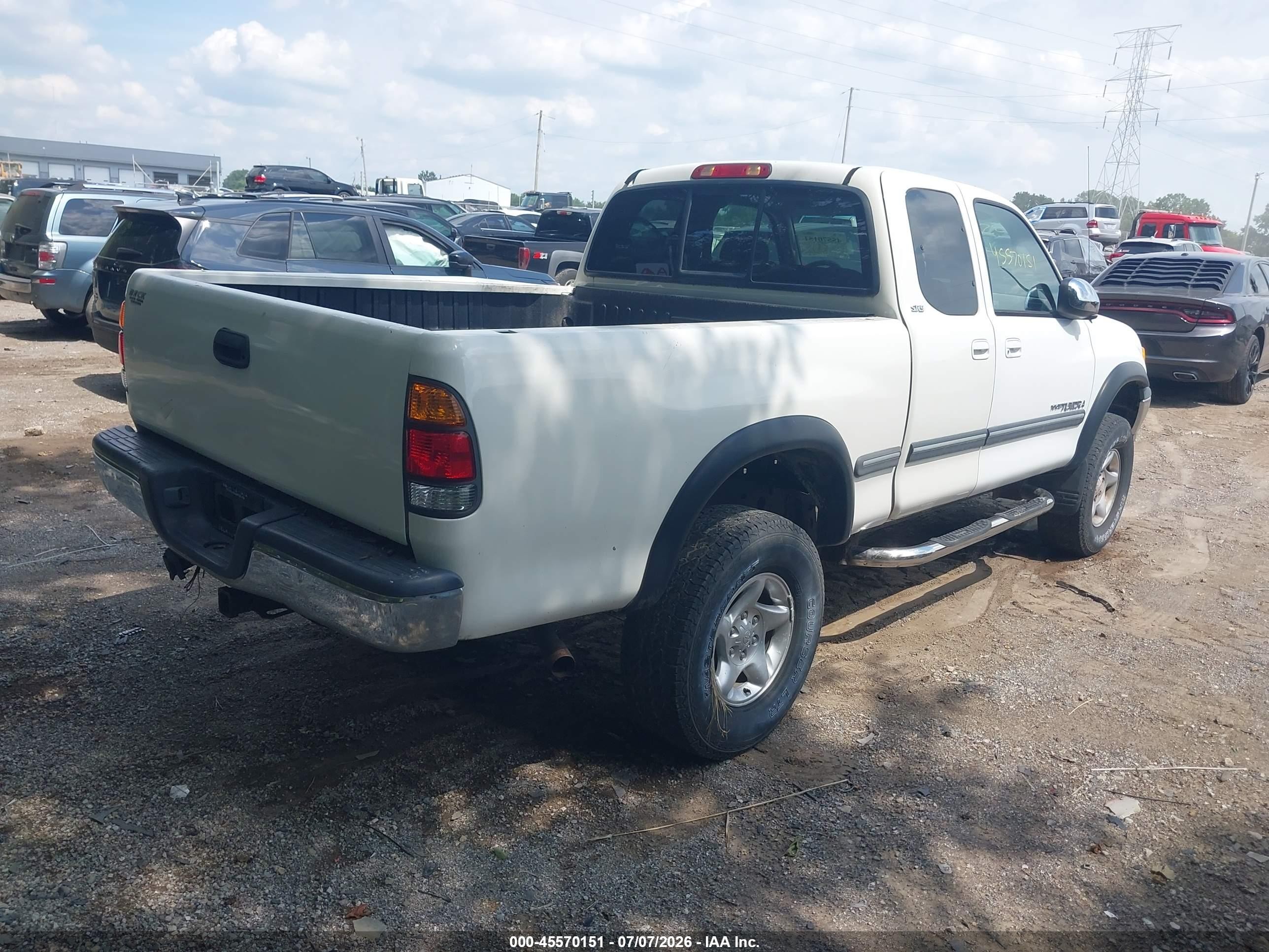 2000 Toyota Tundra Sr5 V8 White vin: 5TBBT4414YS014964
