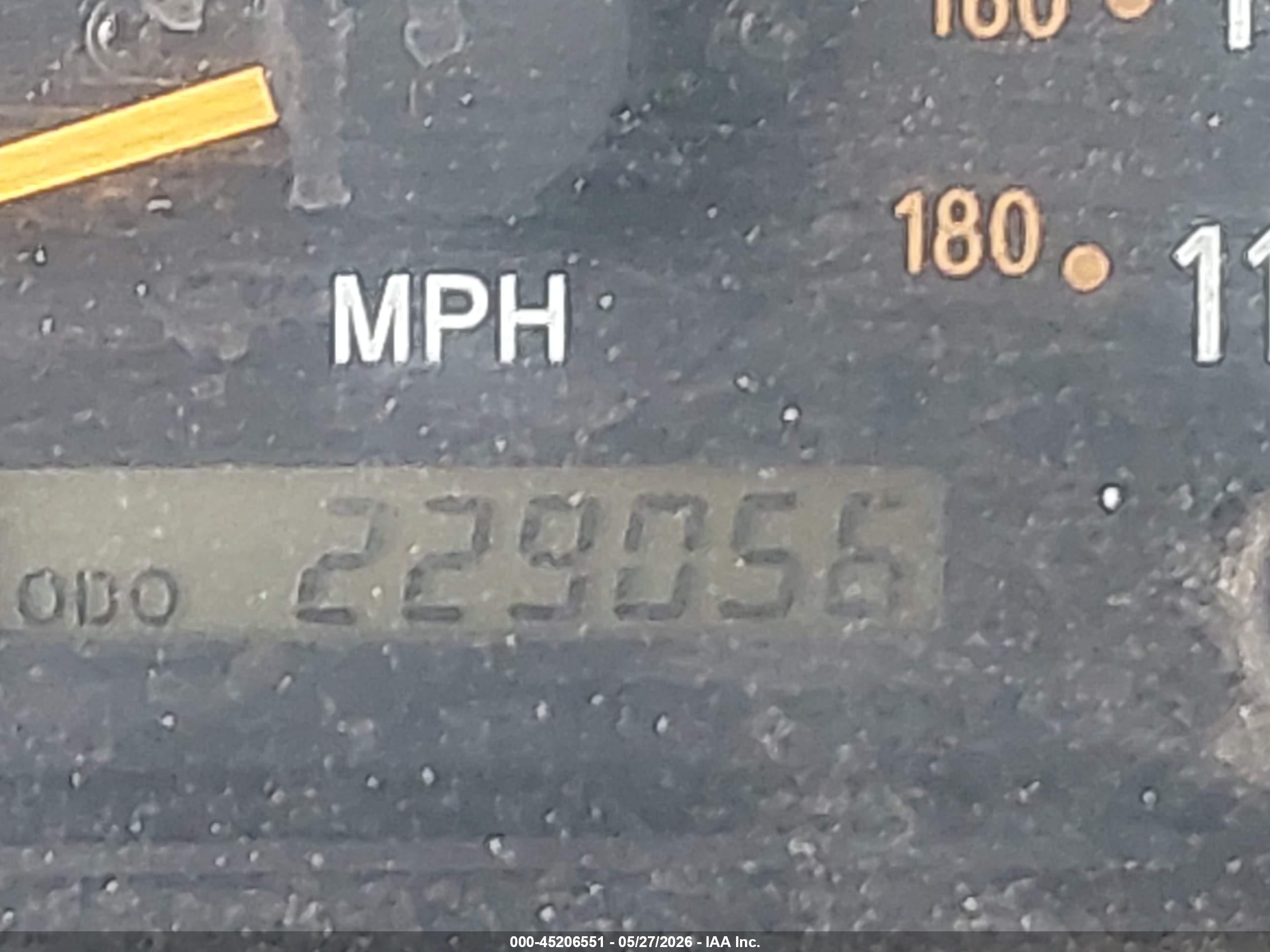 2001 Toyota Tundra Sr5 V8 Черный vin: 5TBBT44151S187270