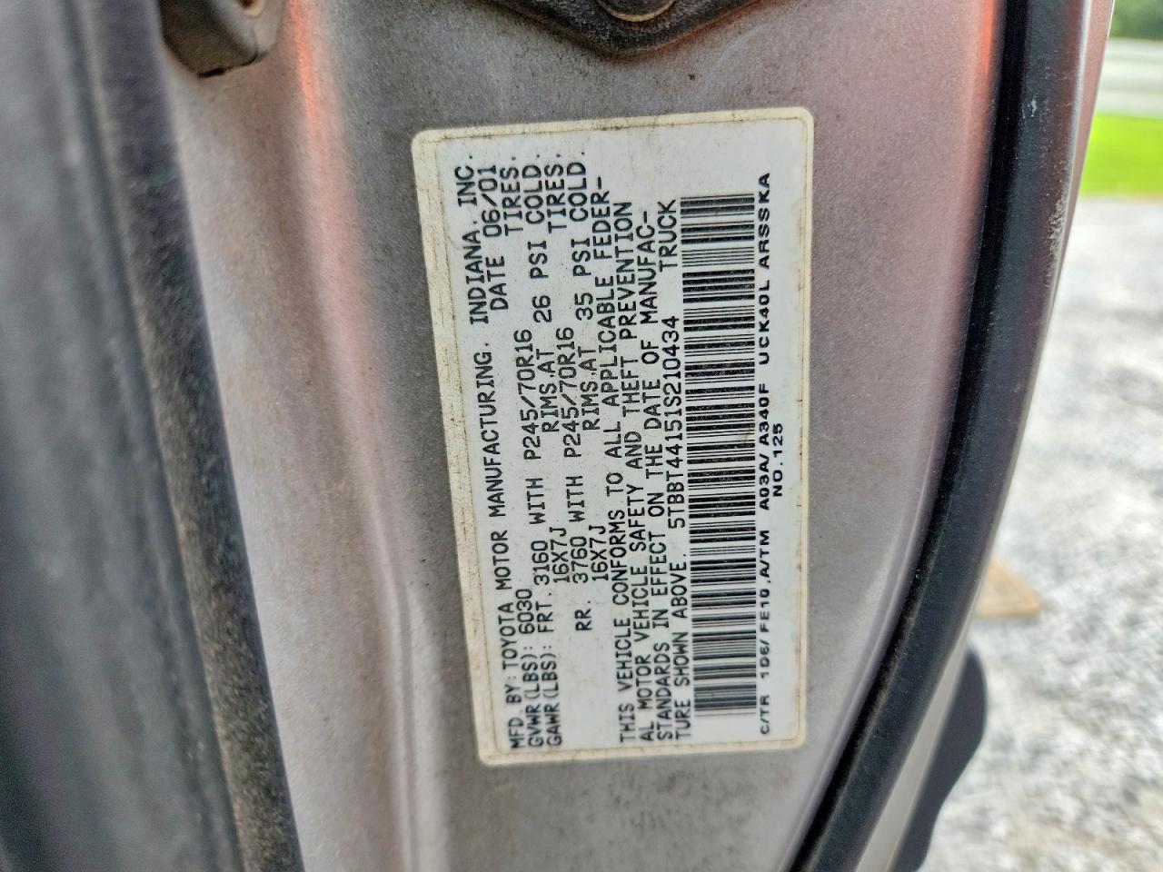 2001 Toyota Tundra Sr5 Серебряный vin: 5TBBT44151S210434