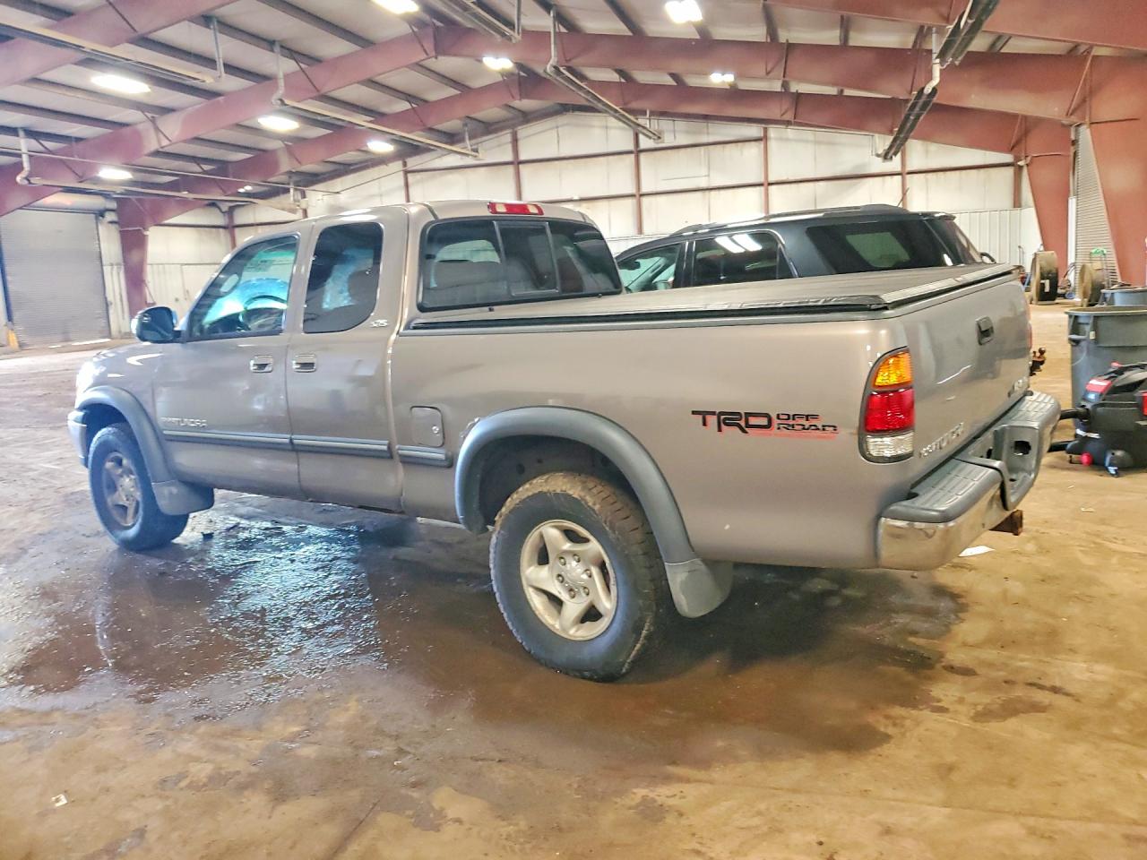 2002 Toyota Tundra Sr5 V8 Gray vin: 5TBBT44152S260350