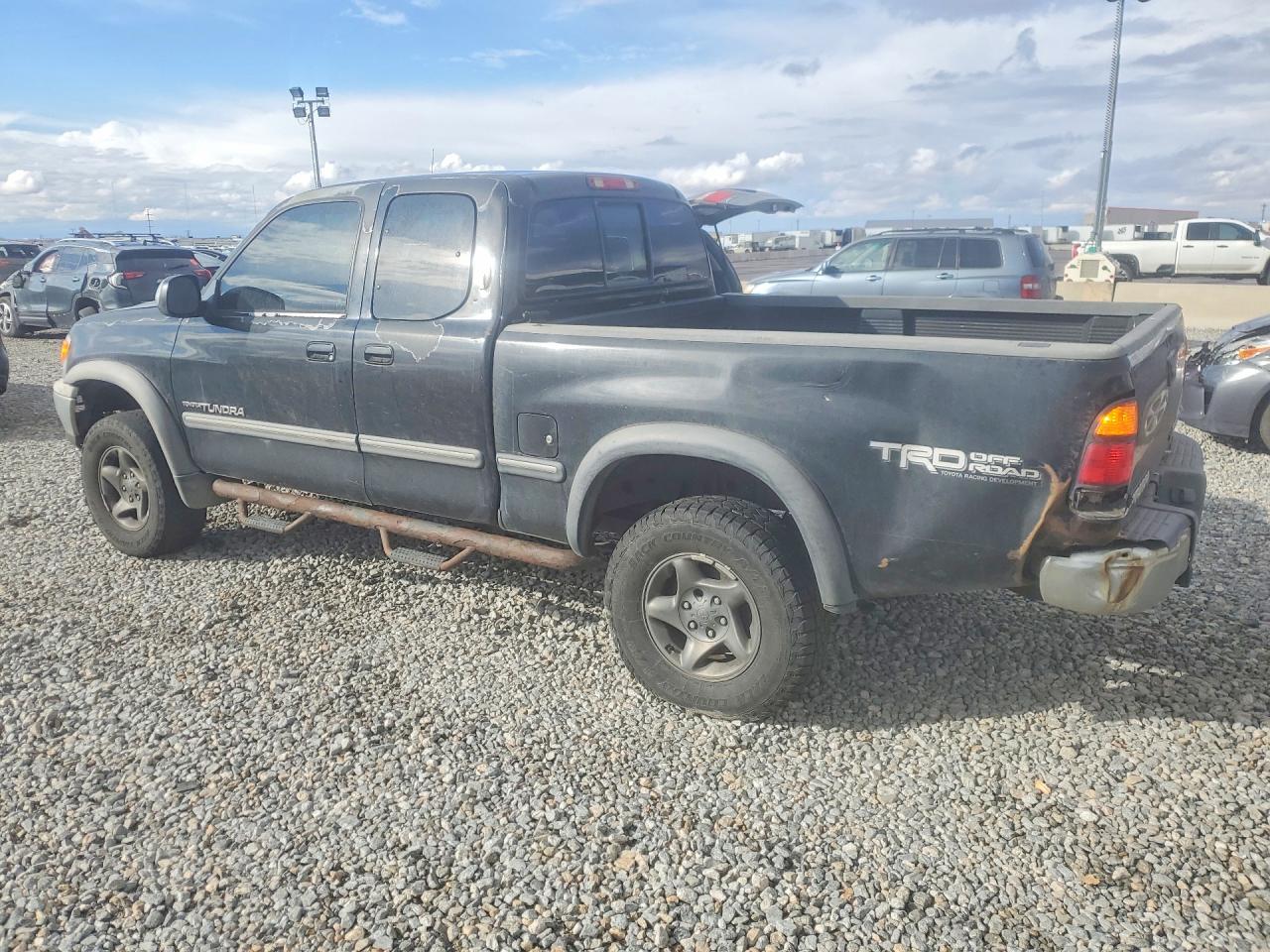 2002 Toyota Tundra Sr5 V8 Black vin: 5TBBT44152S286690