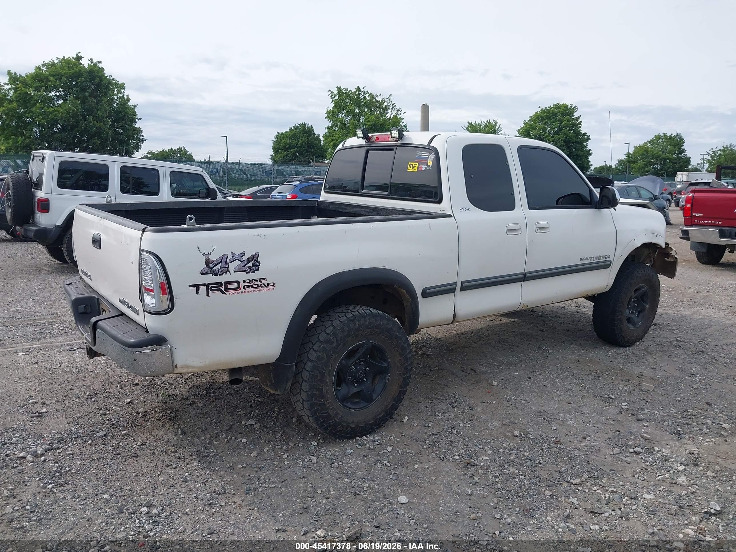 2002 Toyota Tundra Sr5 V8 Белый vin: 5TBBT44152S331126