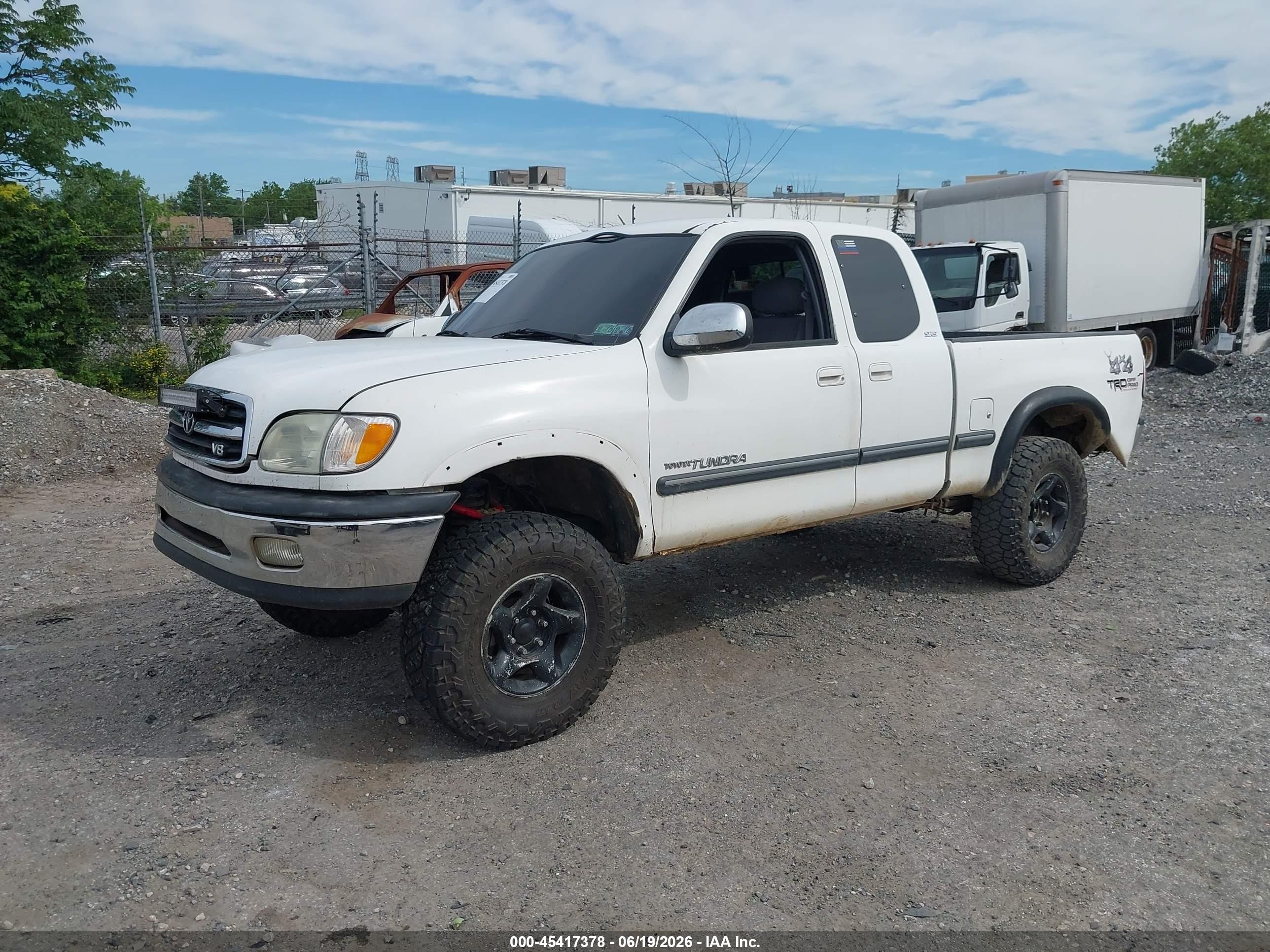 2002 Toyota Tundra Sr5 V8 Белый vin: 5TBBT44152S331126