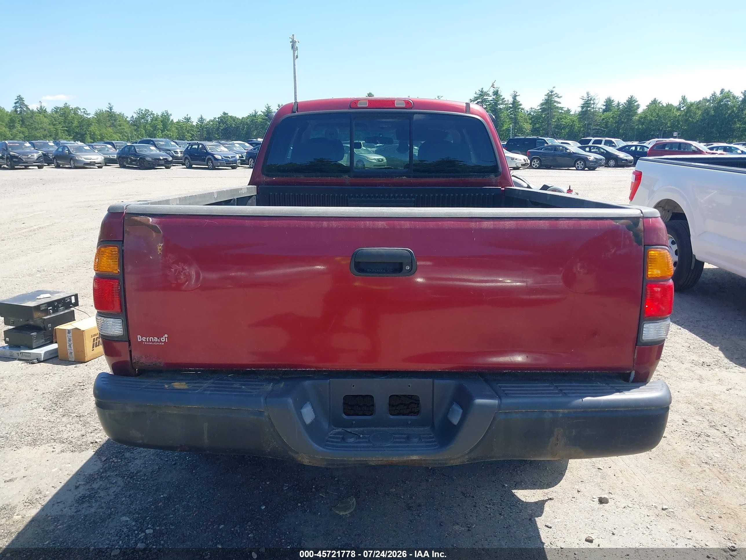 2001 Toyota Tundra Sr5 V8 Red vin: 5TBBT44161S157906