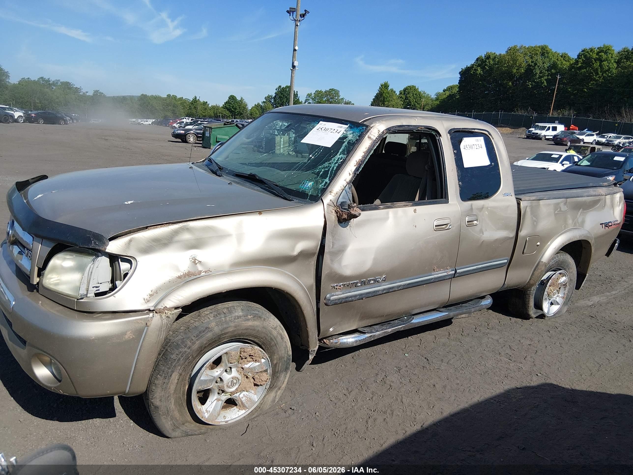 2005 Toyota Tundra Sr5 V8 Золотой vin: 5TBBT44165S470153