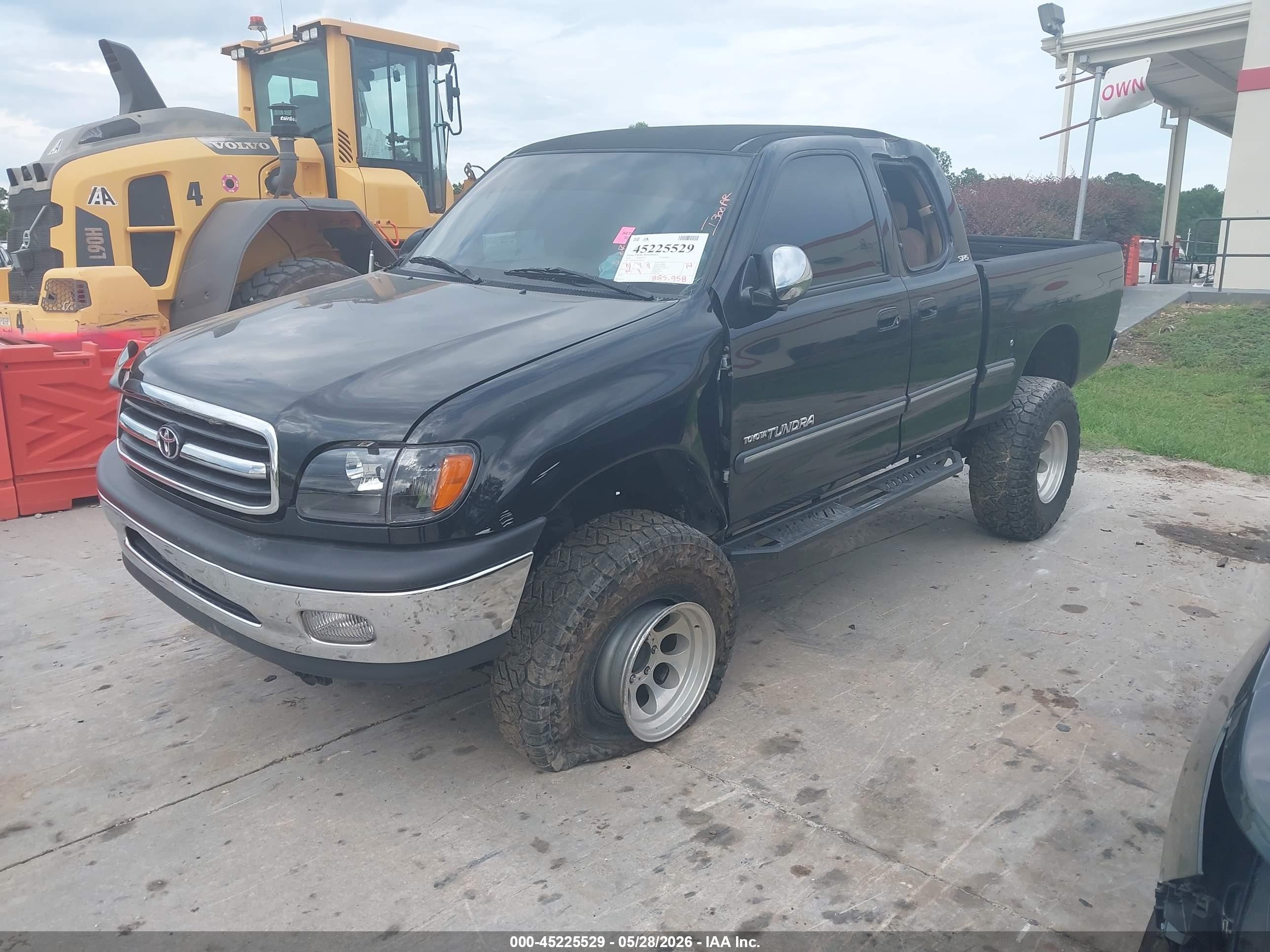 2000 Toyota Tundra Sr5 V8 Black vin: 5TBBT4416YS067553
