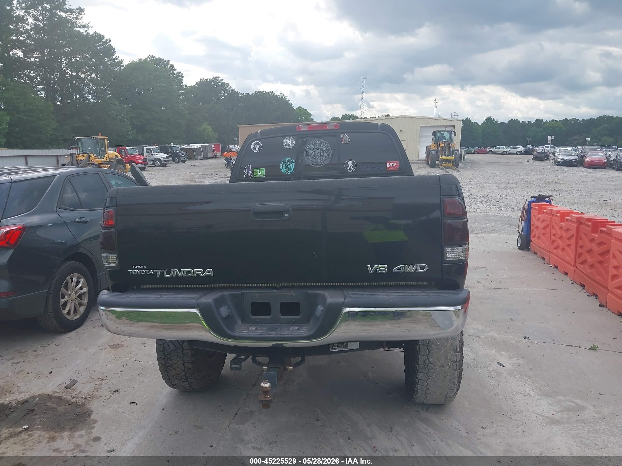 2000 Toyota Tundra Sr5 V8 Black vin: 5TBBT4416YS067553