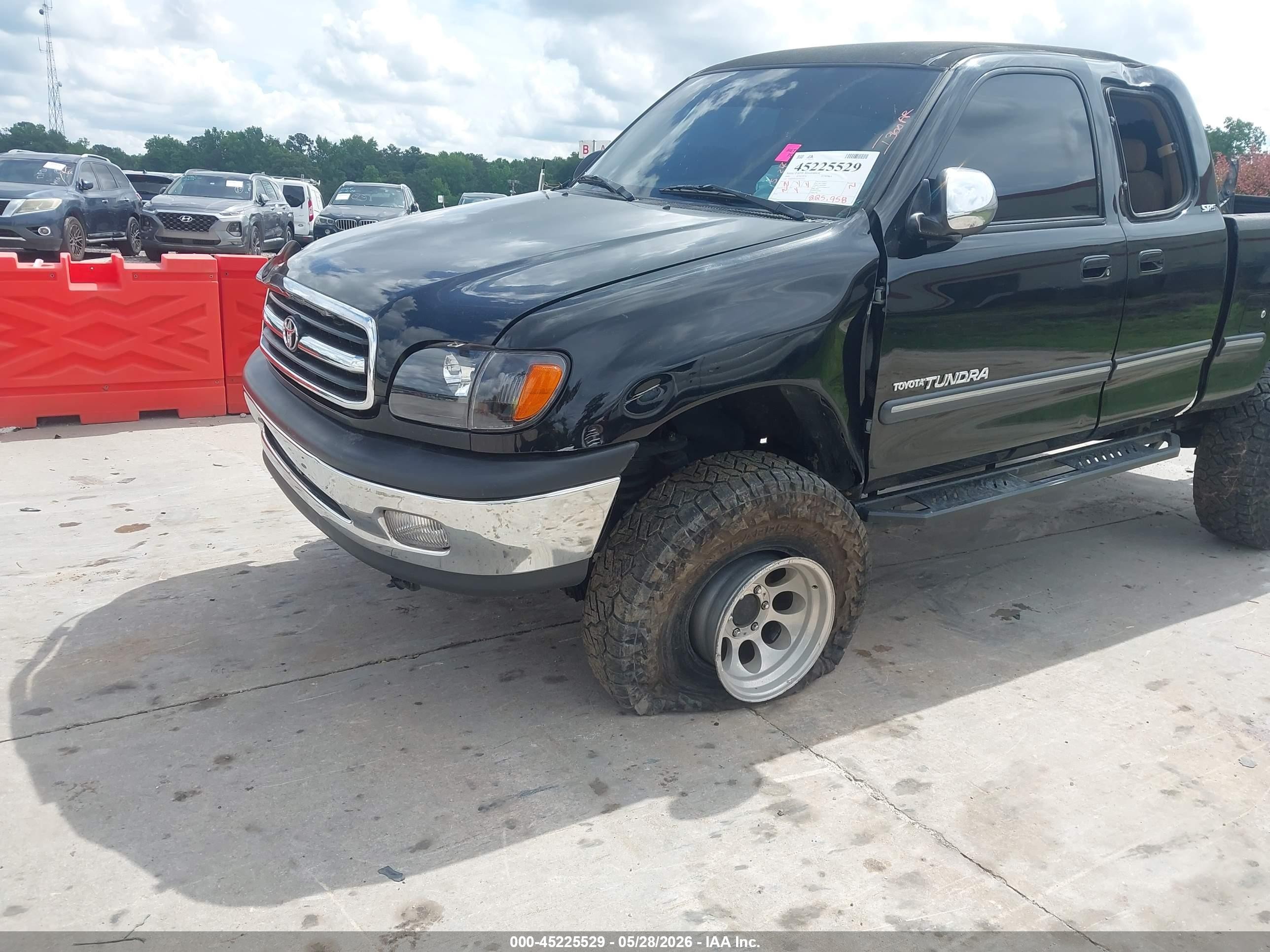 2000 Toyota Tundra Sr5 V8 Black vin: 5TBBT4416YS067553