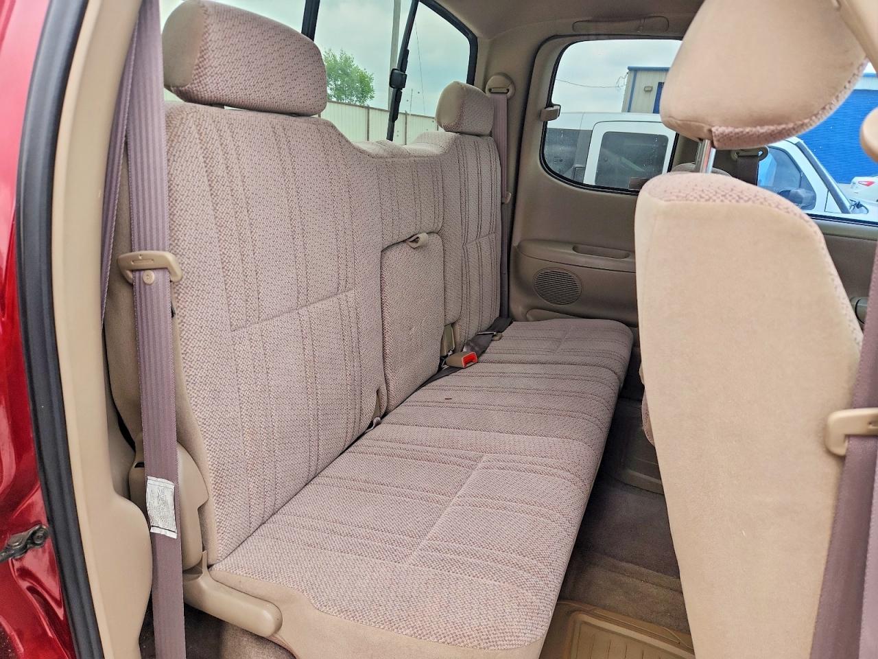 2000 Toyota Tundra Sr5 Red vin: 5TBBT4416YS090752