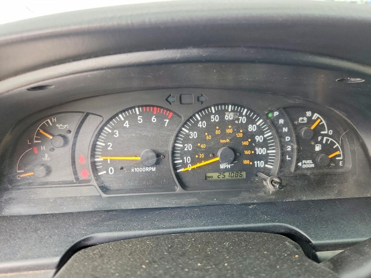 2003 Toyota Tundra Sr5 Silver vin: 5TBBT44173S389434
