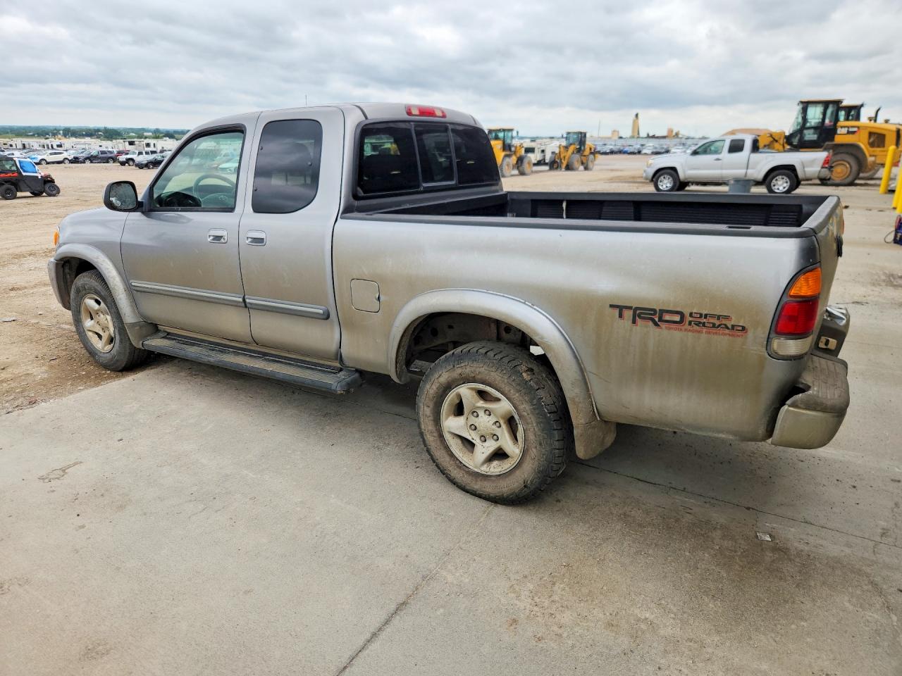 2003 Toyota Tundra Sr5 Silver vin: 5TBBT44173S389434