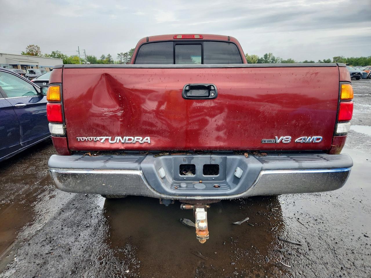 2004 Toyota Tundra Sr5 Red vin: 5TBBT44174S449665